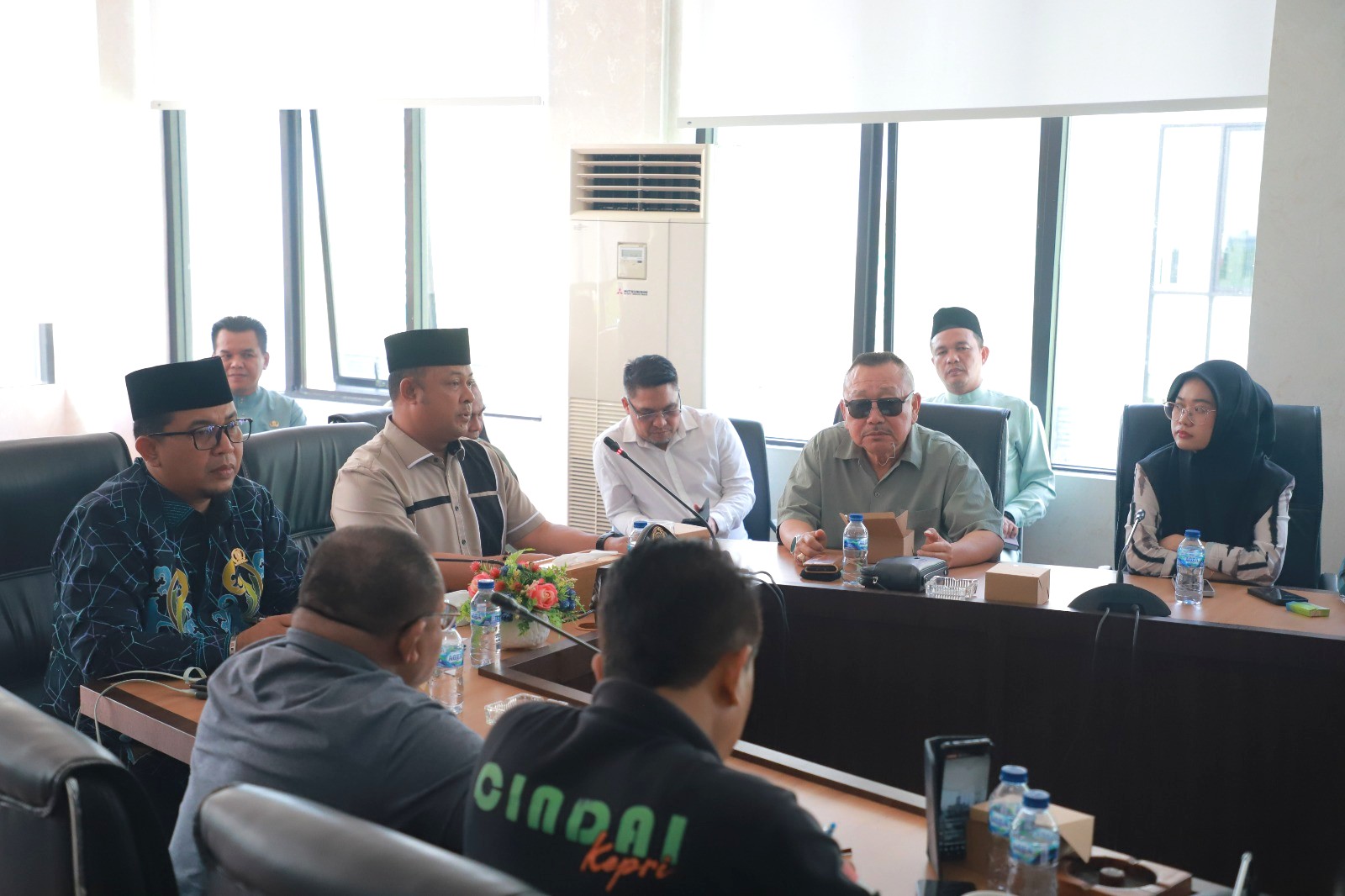 DPRD Kepri Terima Aspirasi Aliansi Geber dan Pedagang UMKM Taman Gurindam