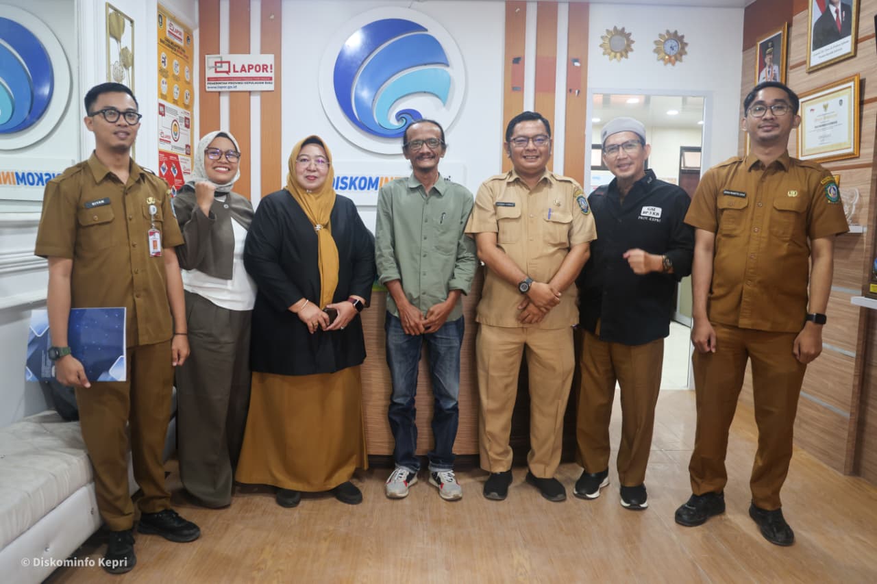 Ahmad Kriswantoro Raih Juara Sayembara Logo HUT ke-24 Kepri