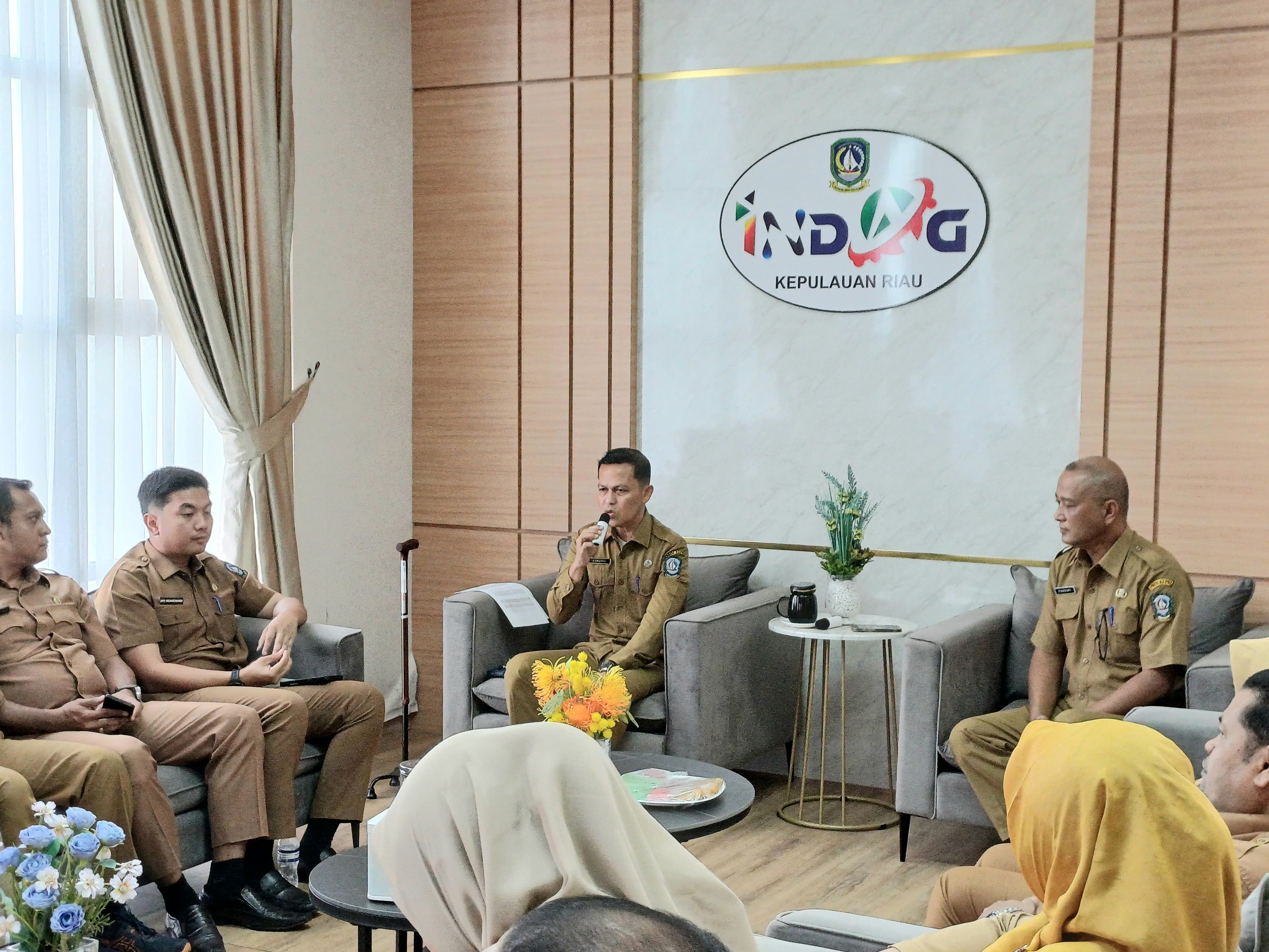 Setelah Dilantik Gubernur Kepulauan Riau Menjadi Kepala Disperindag Kepri, DR. Azwandi, SE, MM Gelar Silaturrahmi Bersama Seluruh ASN Disperindag Kepulauan Riau.