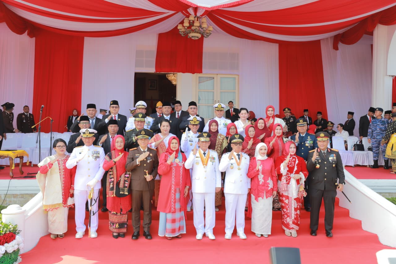 Semangat Kemerdekaan Menggema di Gedung Daerah, Iman Sutiawan Bacakan Teks Proklamasi