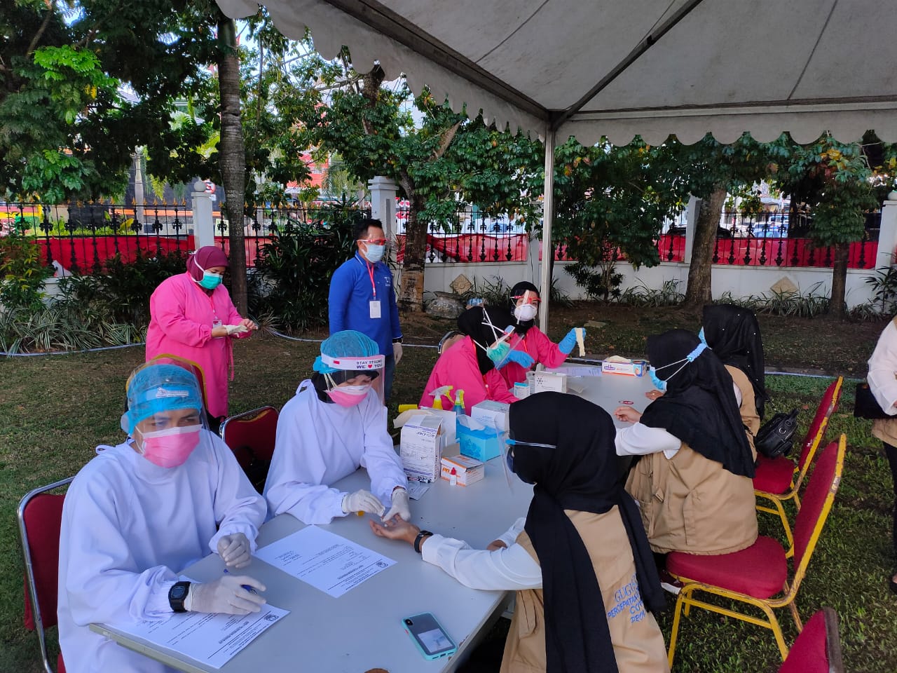 Petugas dan Peserta Upacara HUT RI jalani Pemeriksaan Rapid Test