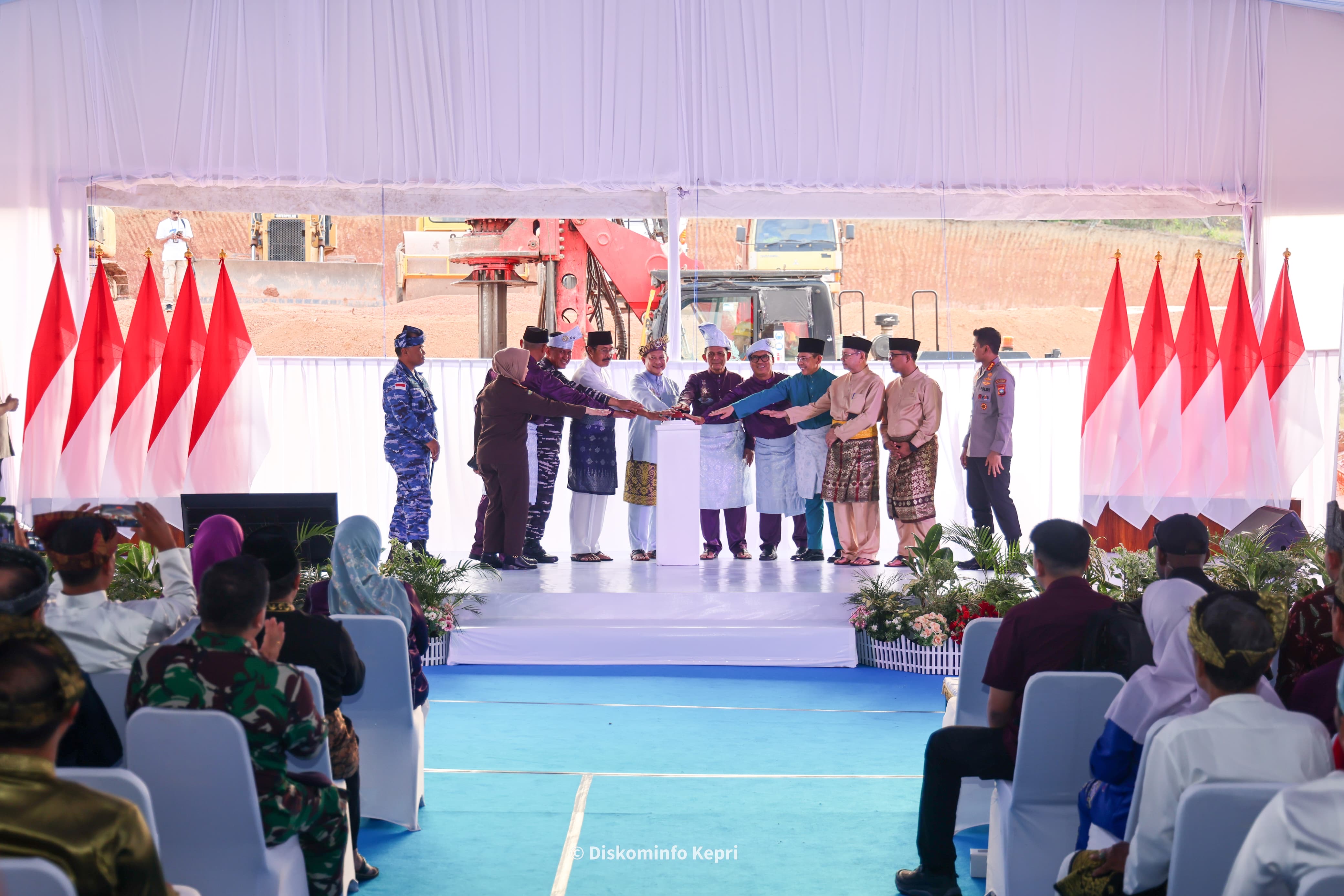 Mendagri Tito Karnavian Resmikan Groundbreaking Museum dan Monumen Bahasa Nasional di Pulau Penyengat