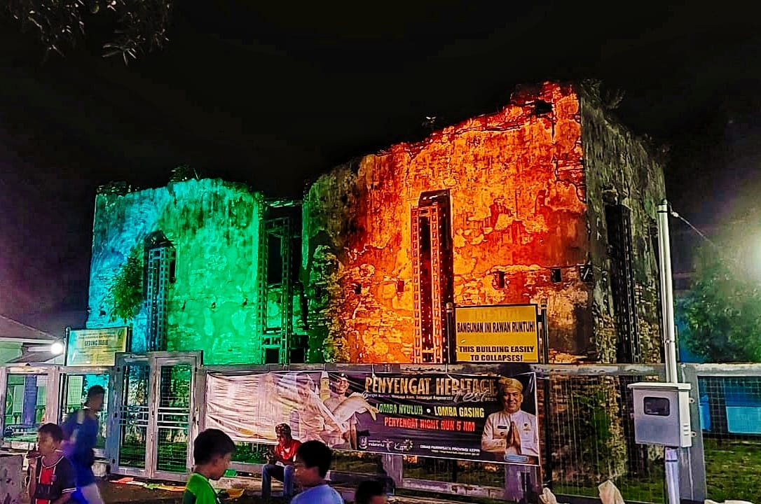 Lighting Show Spektakuler Gemerlapkan Malam Puncak Penyengat Heritage Fest 2025