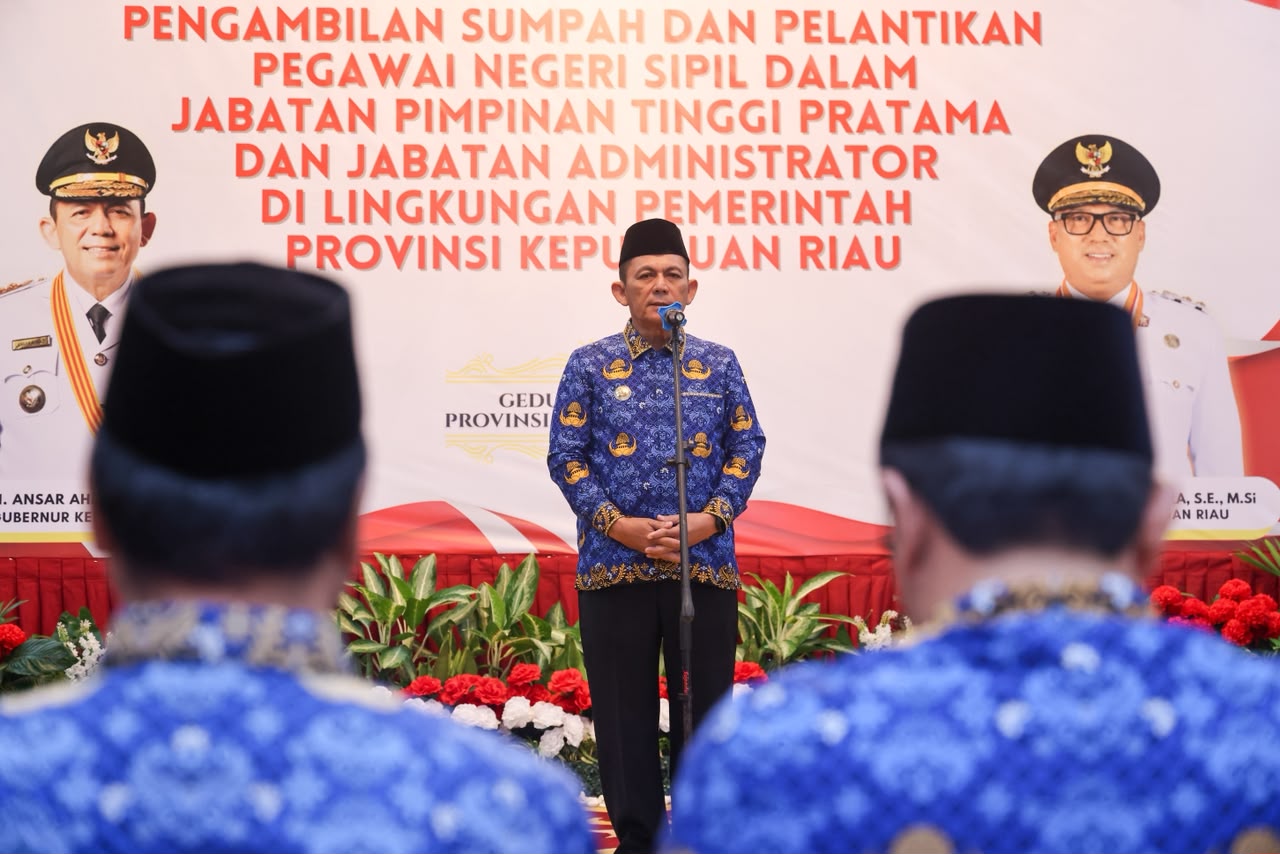 Gubernur Ansar Lantik Pejabat Eselon II dan III, Tekankan Integritas dan Kompetensi