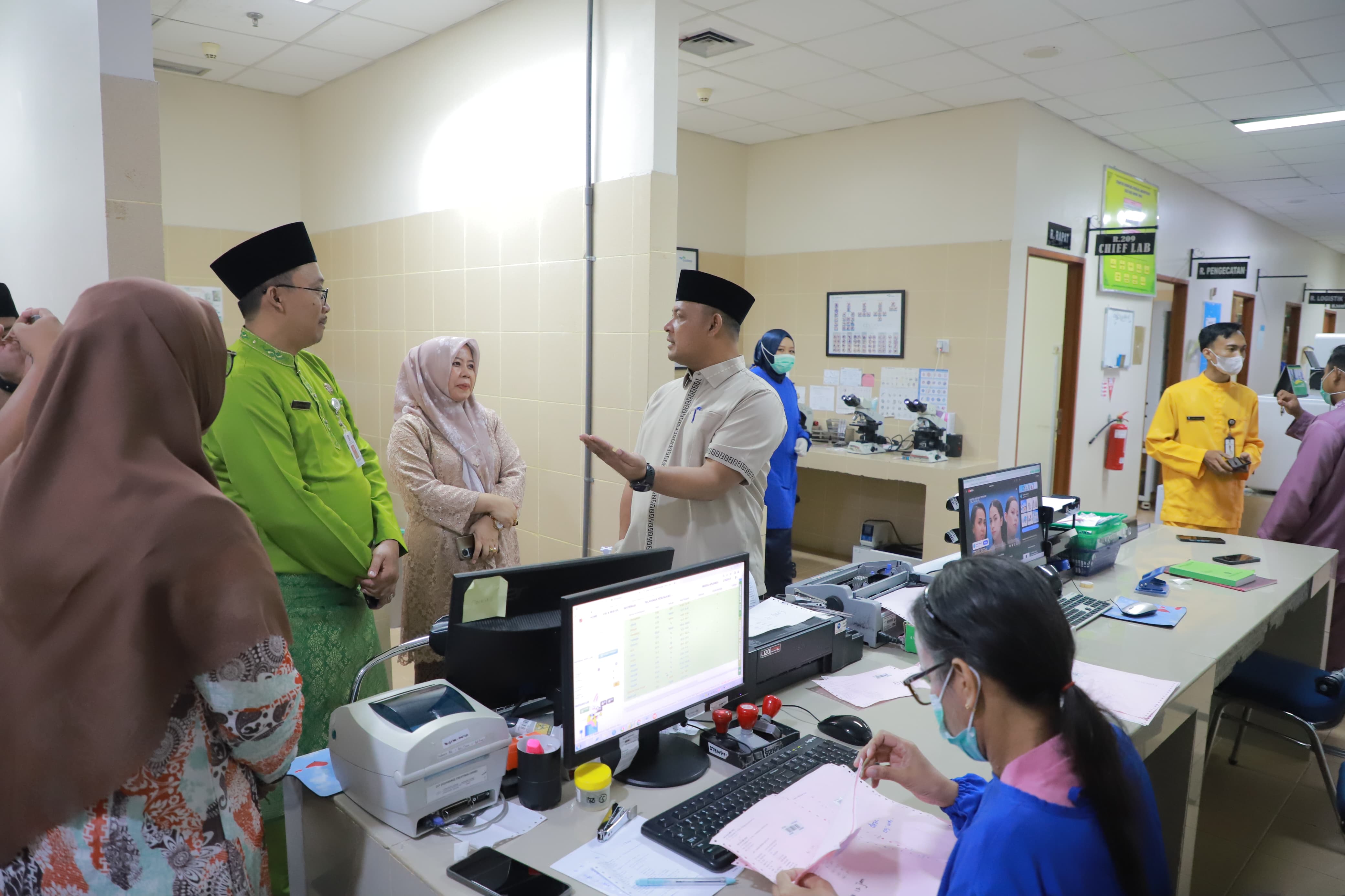 Ketua DPRD Kepri Lakukan Sidak ke RSUD Raja Ahmad Tabib, Temukan Kekurangan Tenaga Medis dan Kendala Komunikasi Layanan BPJS