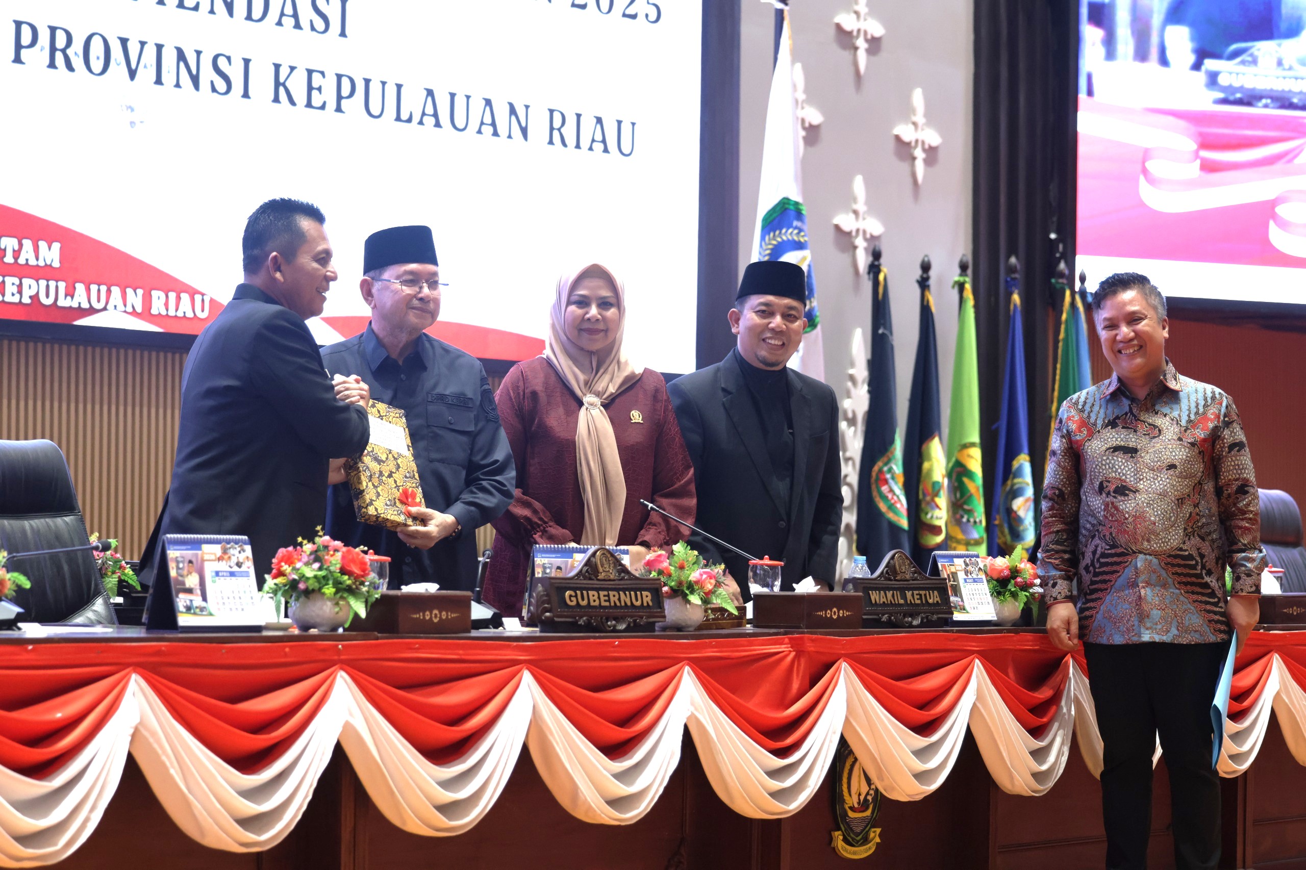 DPRD Kepri Tetapkan Rekomendasi LKPj 2025, Dorong Penguatan Kinerja dan Peningkatan Pendapatan Daerah