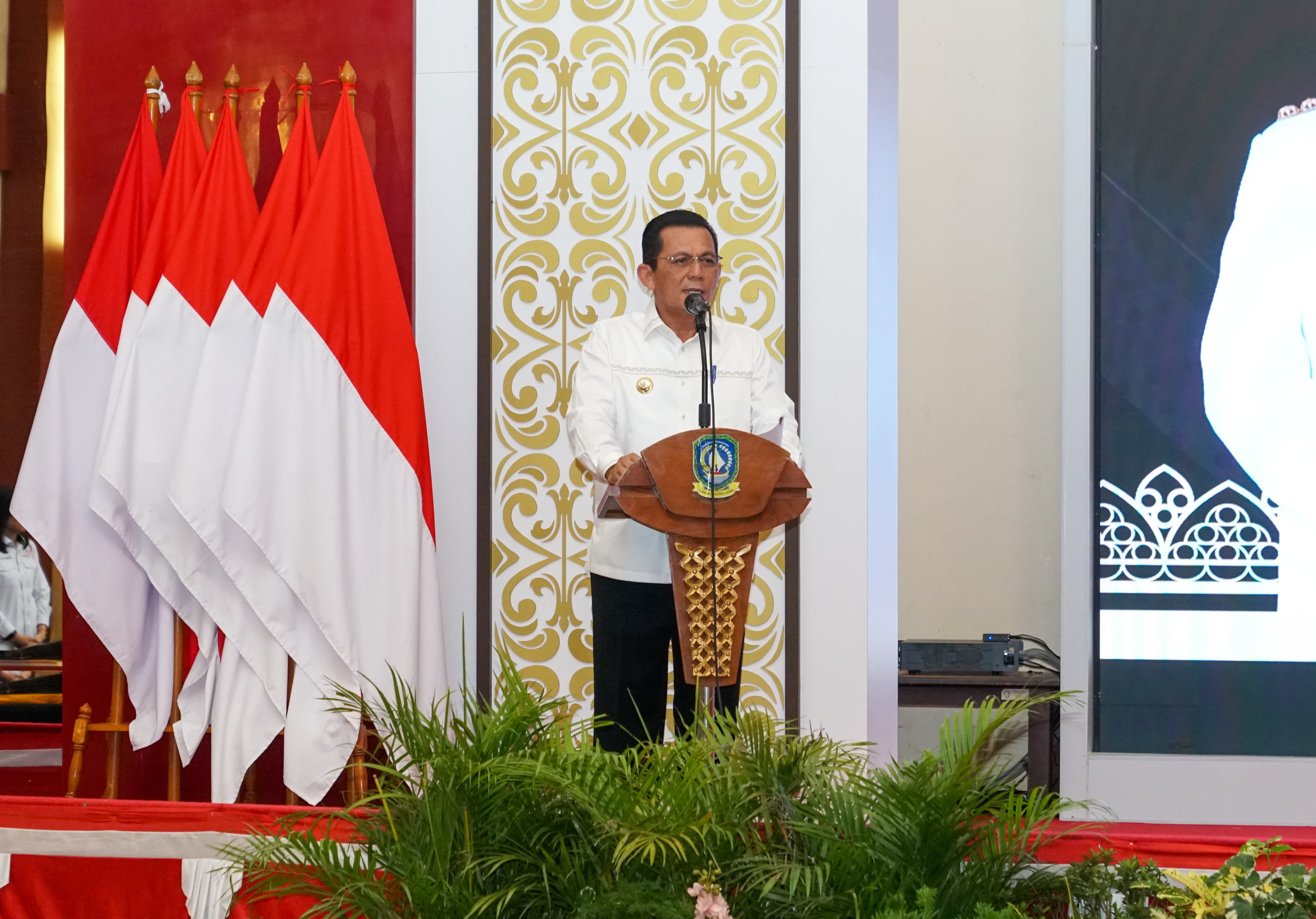 Gubernur Ansar Serahkan DPA Tahun 2025 kepada OPD di Lingkungan Pemprov Kepri