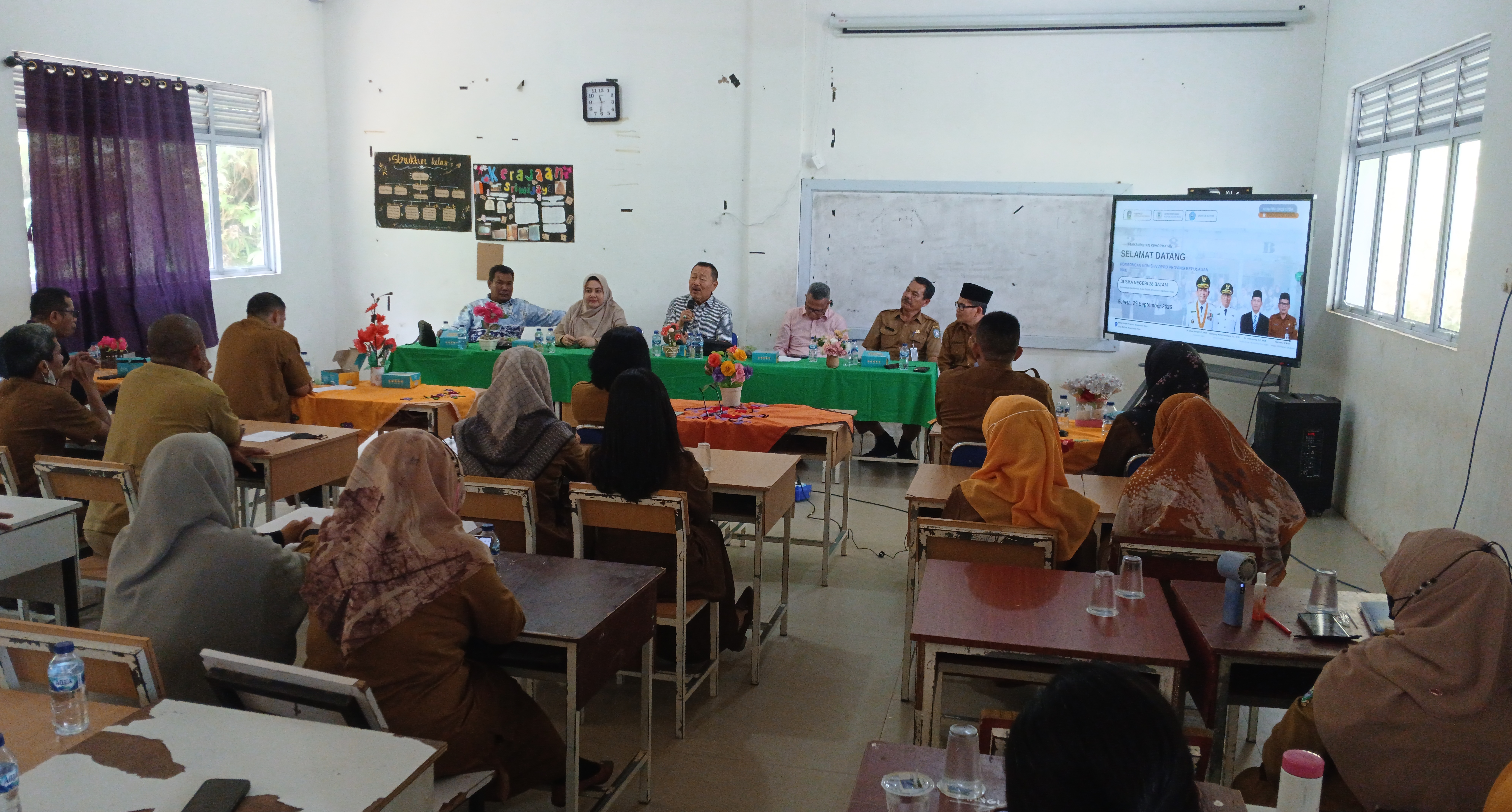 Komisi IV DPRD Kepri Tinjau SMAN 28 Batam, Prihatin dengan Kondisi Jalan Masuk Sekolah