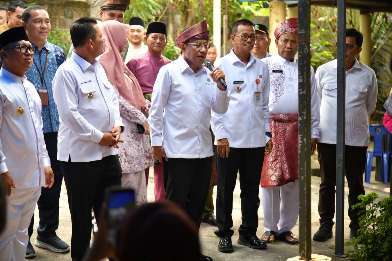Gubernur Ansar Dampingi Wamenkes II Tinjau CKG Lansia di Tanjungpinang