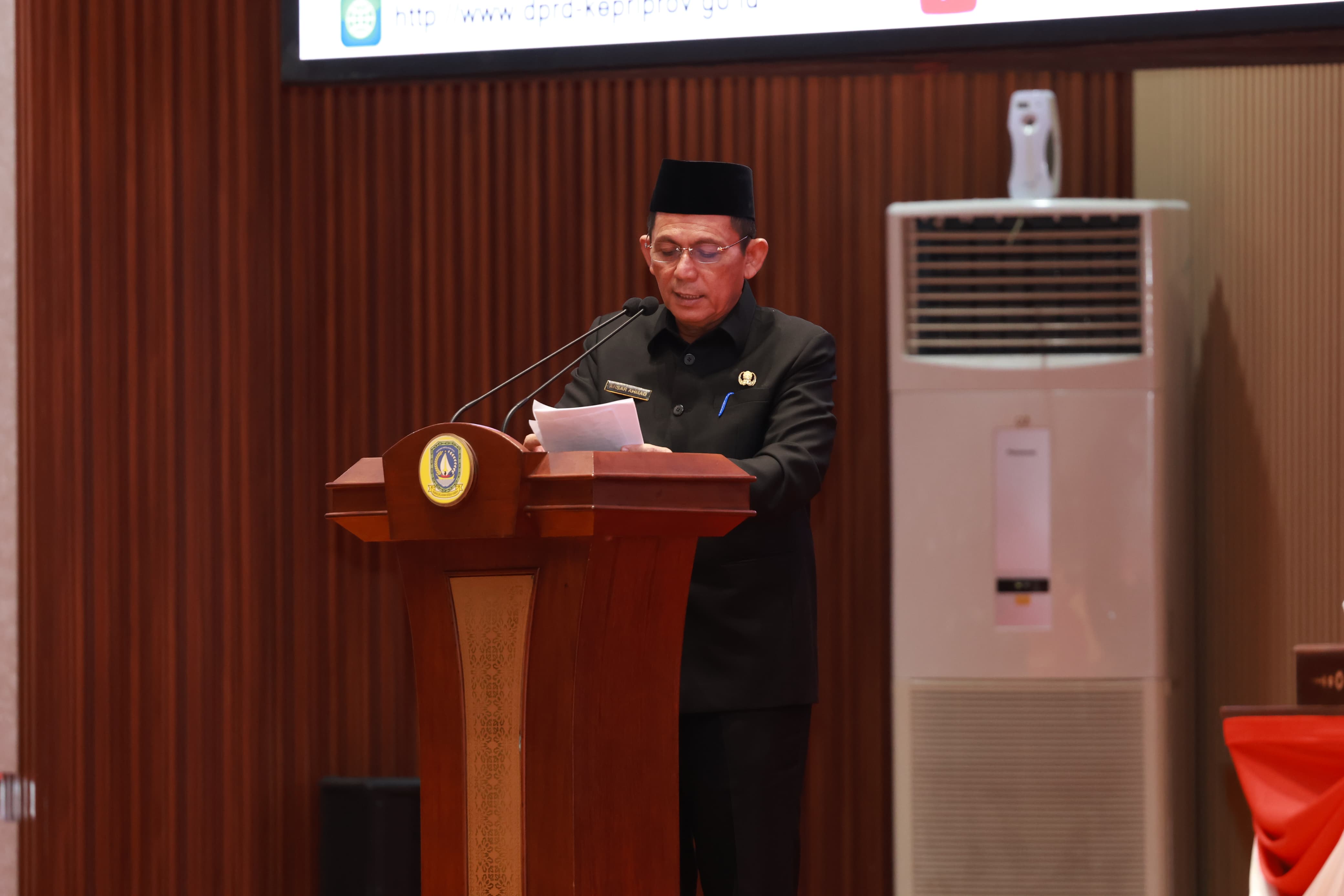 Gubernur Kepri Sampaikan LKPj Tahun 2024 Kepada DPRD Kepri