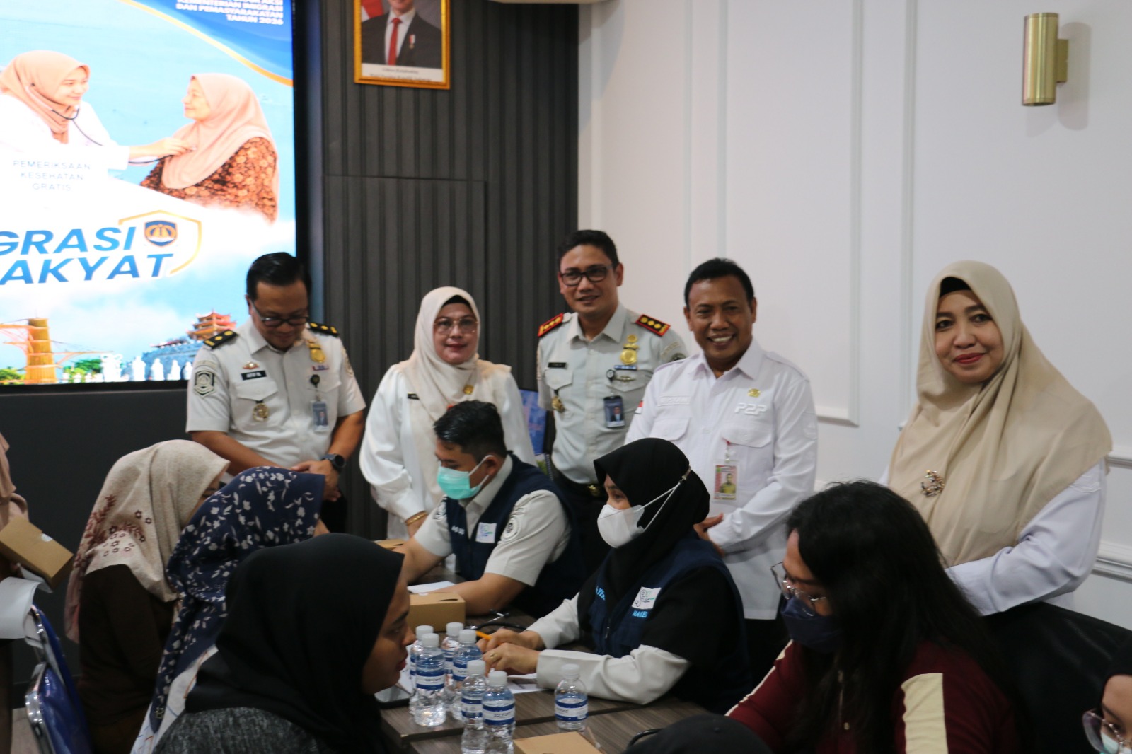 Dinkes Kepri Bersama Direktorat Jenderal Imigrasi Gelar Pemeriksaan Kesehatan Gratis dan Bakti Sosial di Tanjungpinang