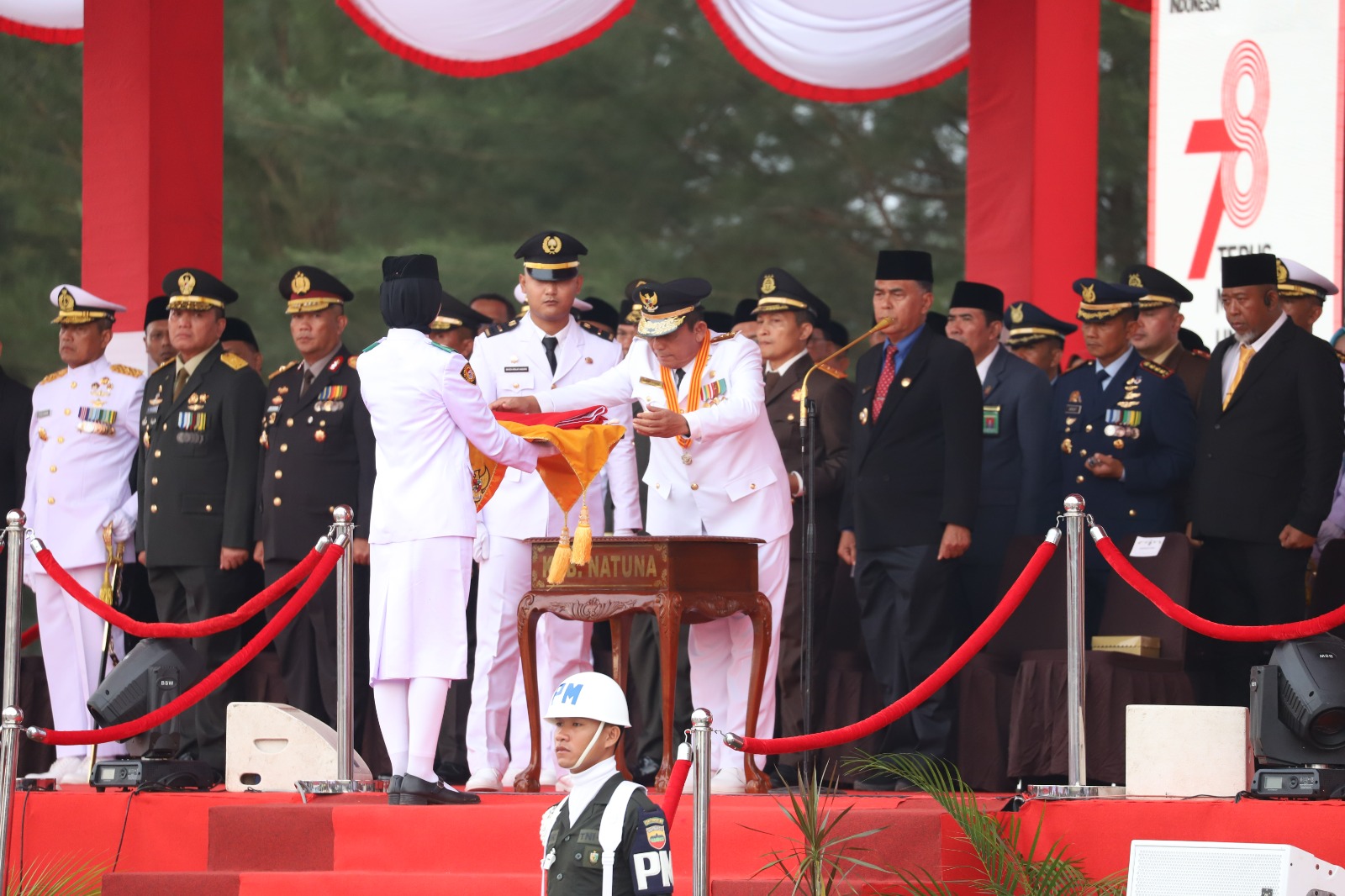 WK I DPRD Kepri Hadiri Irup Penurunan Bendera Merah Putih HUT Ke-78 RI