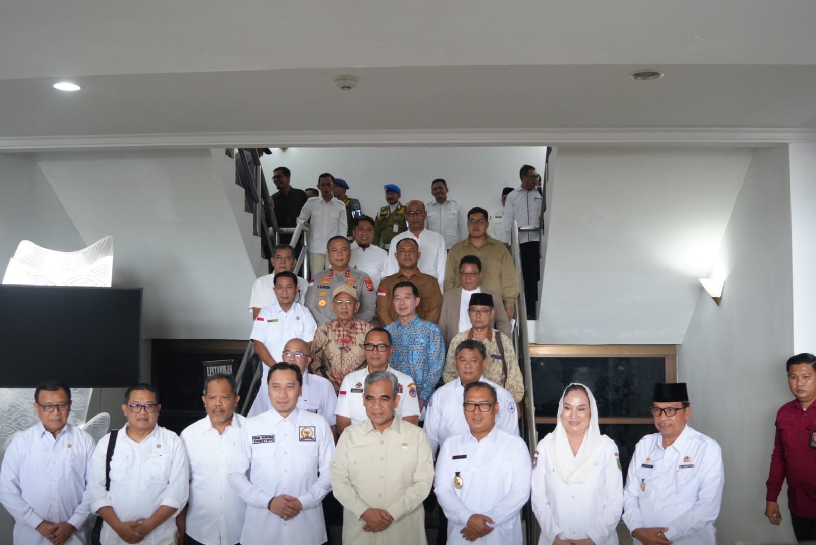Wagub Kepri Nyanyang dan Bupati Cen Sui Lan Sampaikan Aspirasi Natuna kepada Ketua MPR RI