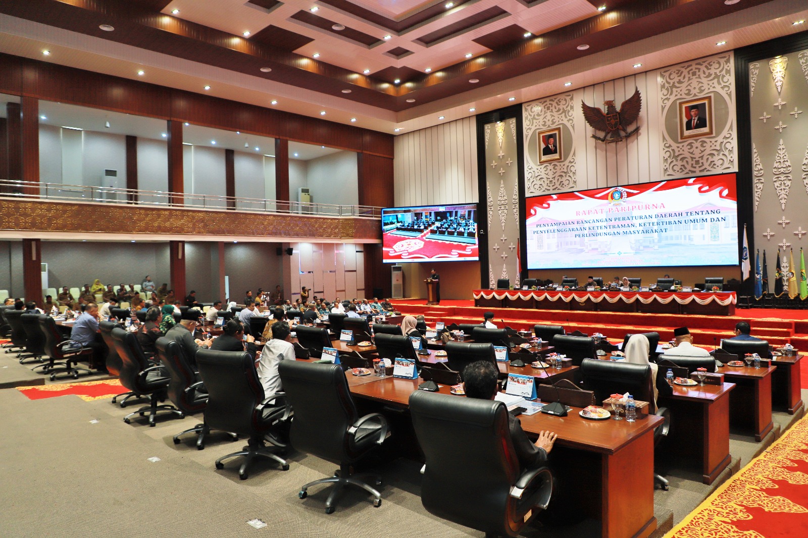 DPRD Kepri Terima Peyampaian Ranperda Tentang Ketentraman dan Insentif Investasi