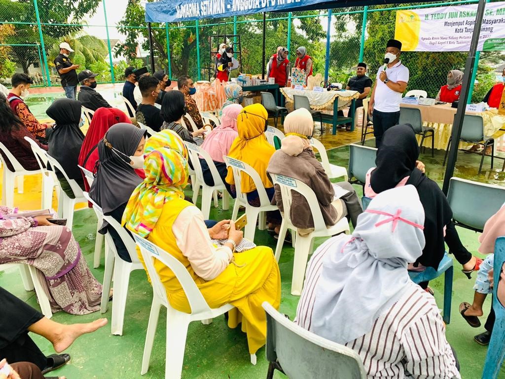 Tim Baksos Dinkes Kepri dan Anggota DPRD Lakukan Baksos Pengobatan Gratis
