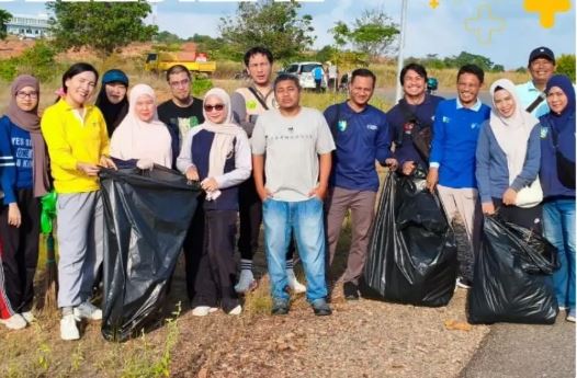 Dinas Kesehatan Provinsi Kepulauan Riau Ikuti Gotong Royong Bersama di Pusat Pemerintahan Provinsi Kepri