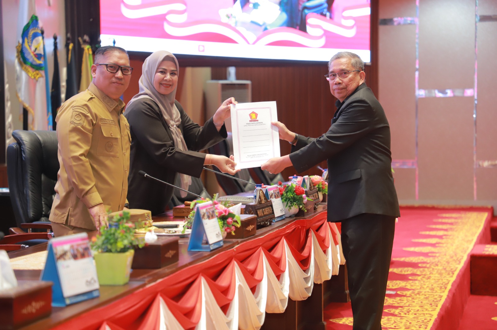 Catatan Kritis dan Apresiasi Warnai Paripurna DPRD Kepri Soal Pertanggungjawaban APBD 2024