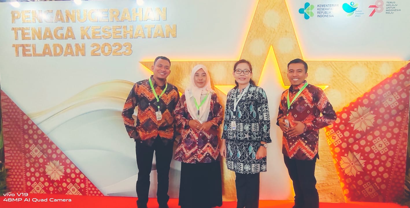 Tenaga Kesehatan Teladan dan Kader Posyandu Terima Penghargaan