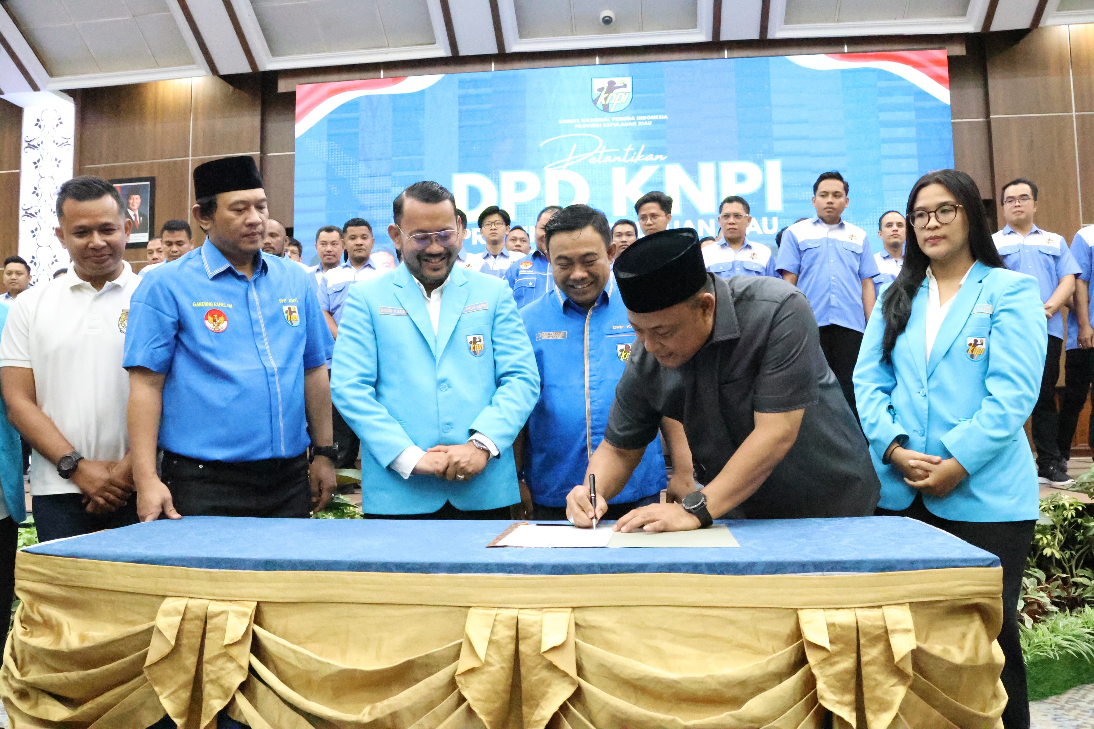 DPD KNPI Kepri 2025–2028 Resmi Dilantik, Ketua DPRD Kepri: Pemuda Harus Jadi Pemersatu dan Penggerak Pembangunan