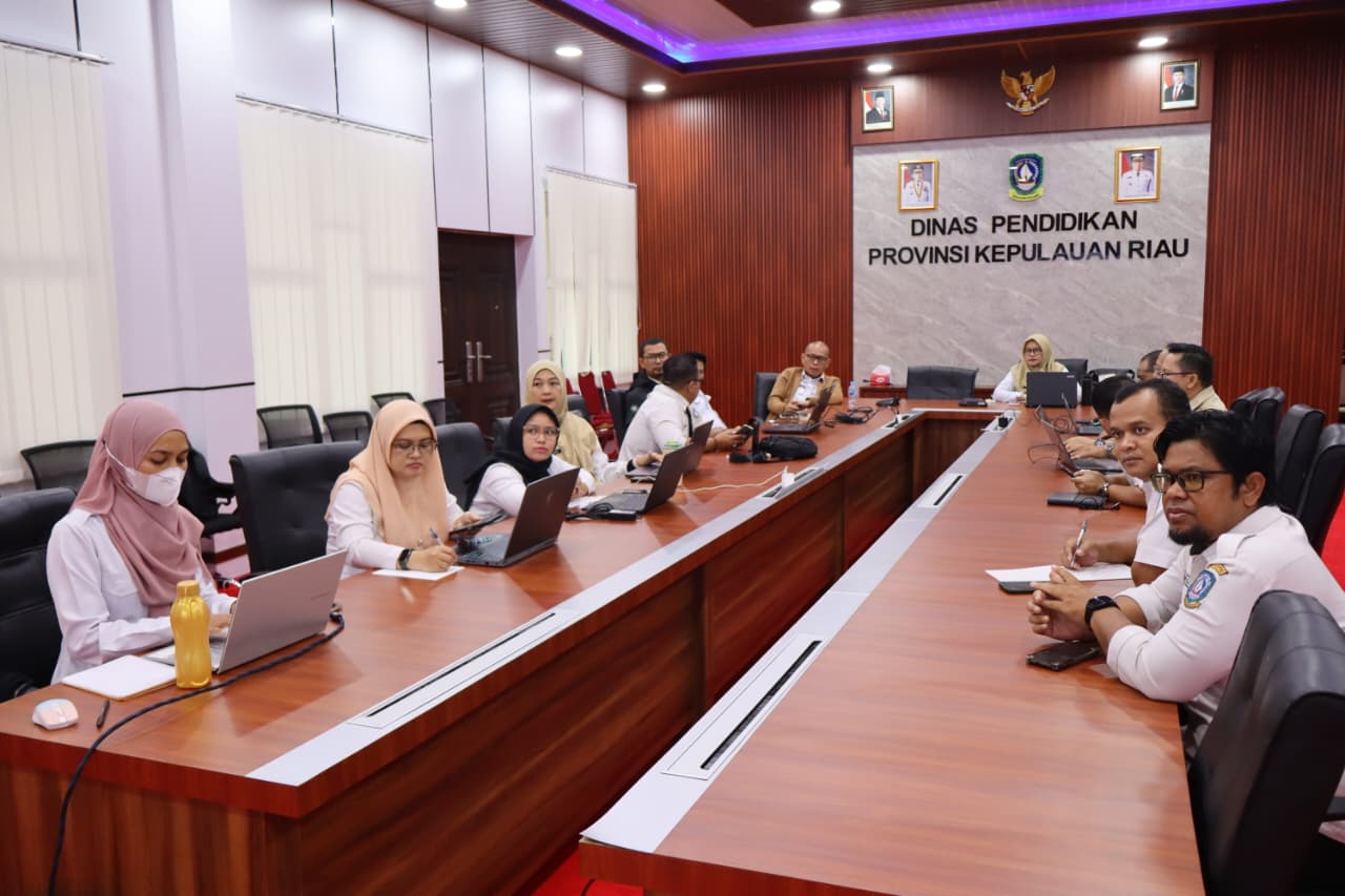 Disdik Kepri Gelar Rapat Pemenuhan Dokumen Keterbukaan Informasi