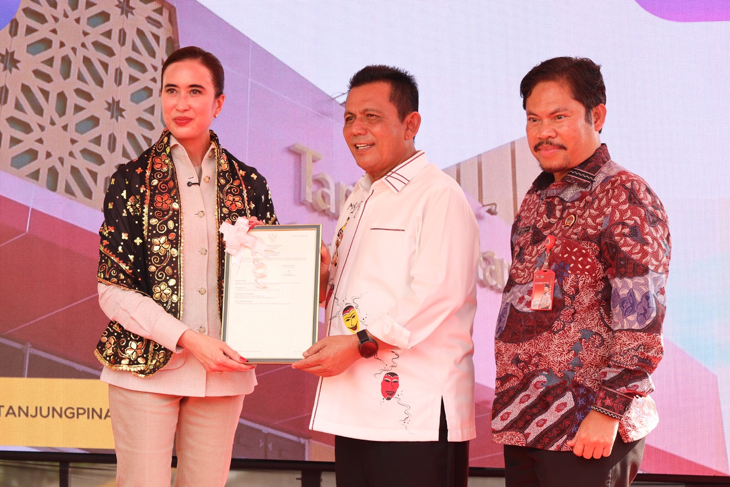 Pulau Penyengat Bergemuruh Kompang, Menteri Pariwisata RI Kukuhkan Komitmen Wisata Halal Dunia dari Tanah Melayu