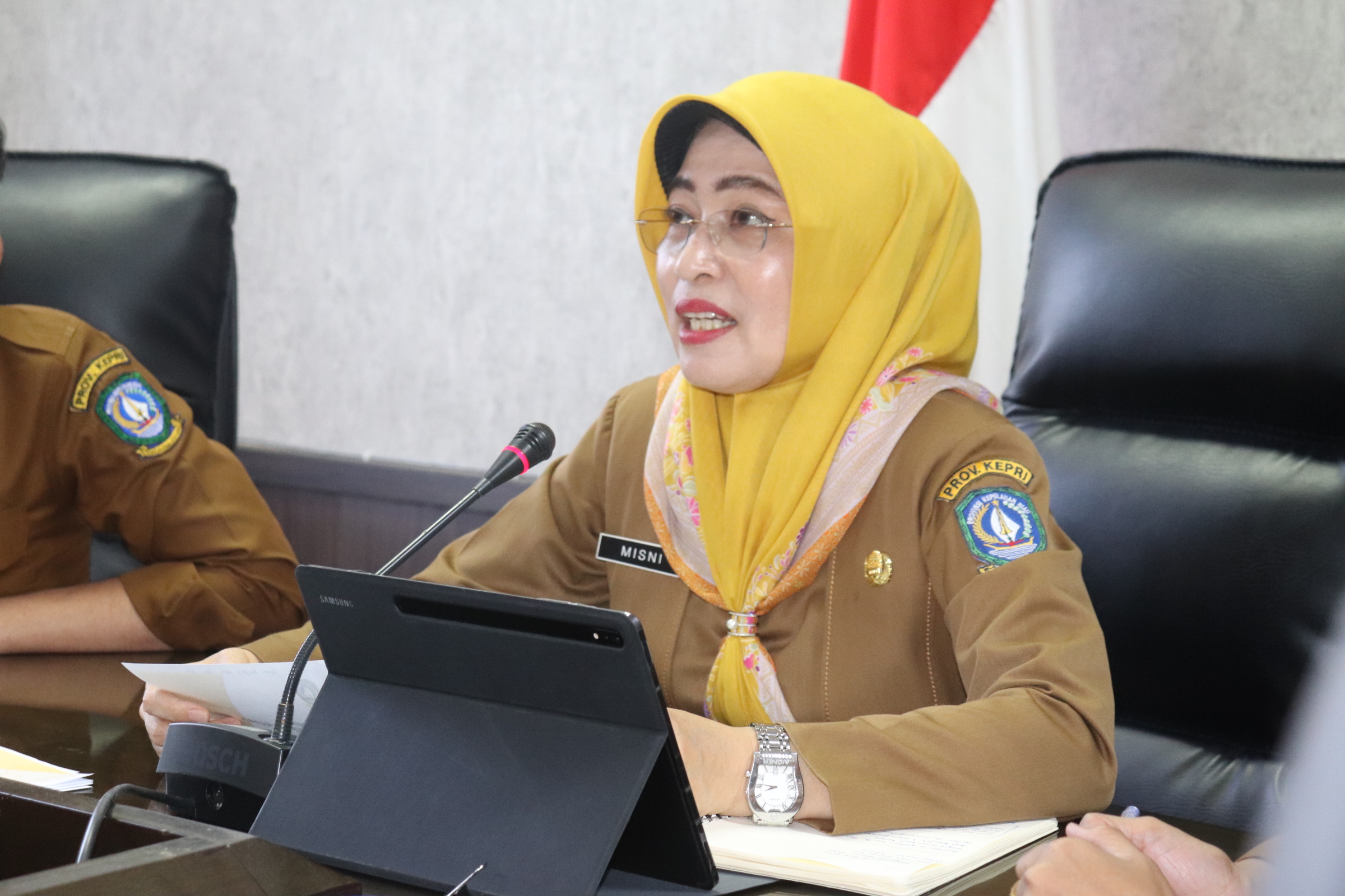 Rapat Fasilitasi Rancangan Peraturan Gubernur tentang Perubahan RKPD Provinsi Kepulauan Riau Tahun 2023 yang dilaksanakan secara hybrid oleh Ditjen Bina PembangunanDaerah Kementerian Dalam Negeri