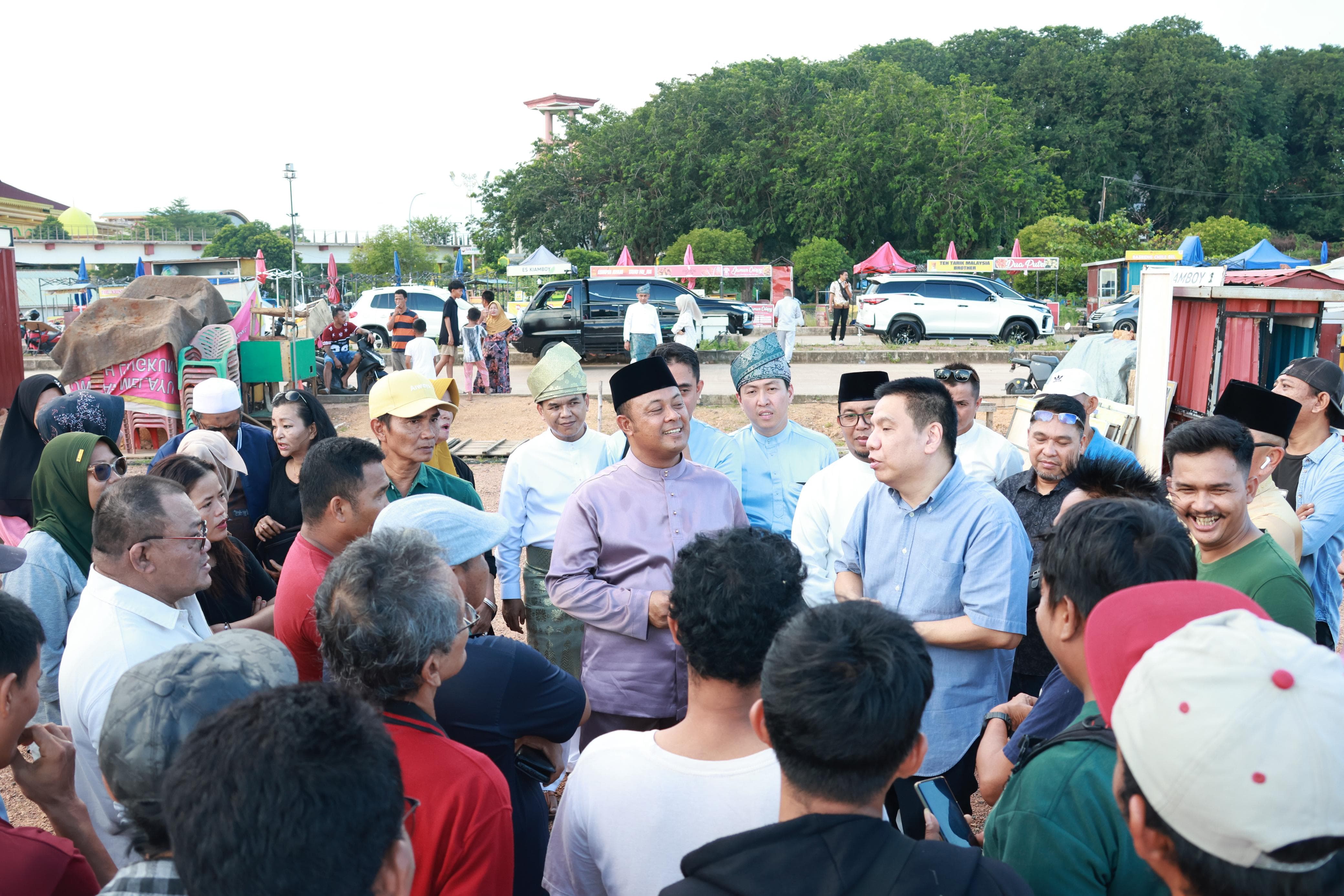 Dengarkan Suara Pedagang, Ketua DPRD Kepri Tinjau Langsung Kawasan Gurindam 12