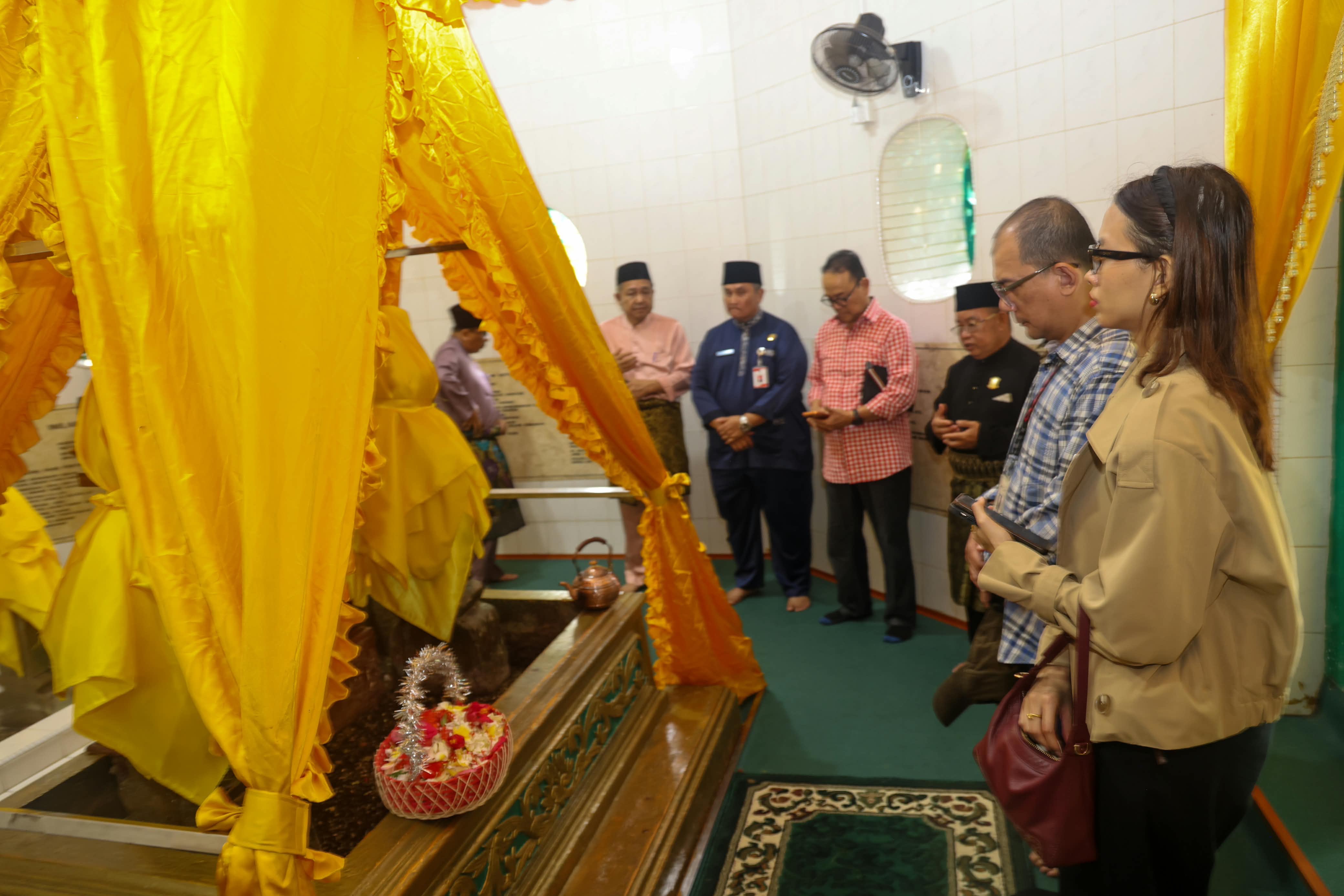 Jelang Groundbreaking Museum Bahasa, Gubernur Ansar Ziarah ke Makam Raja Ali Haji
