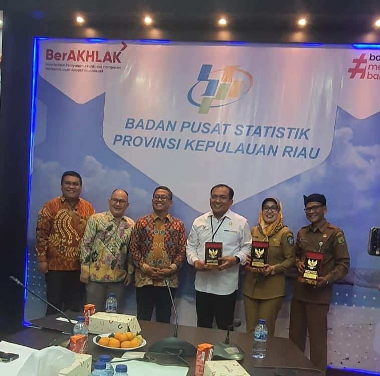 Kepala Badan Perencanaan, Penelitian dan Pengembangan Provinsi Kepulauan Riau, Misni, S.K.M., M.Si, menghadiri diskusi percepatan transformasi digital untuk mewujudkan pelayanan publik berkualitas dan terpercaya yang dilaksanakan oleh Sekretariat Kabinet