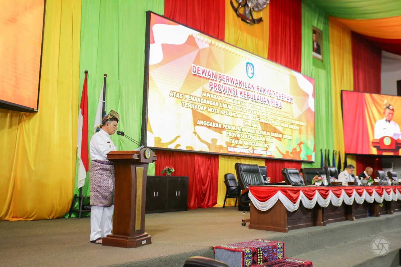 Paripurna Jawaban Pemerintah Provinsi Kepulauan Riau atas Pandum Fraksi-Fraksi DPRD Prov.Kepri terhadap Nota Keuangan dan Ranperda tentang APBD Prov.Kepri TA 2023
