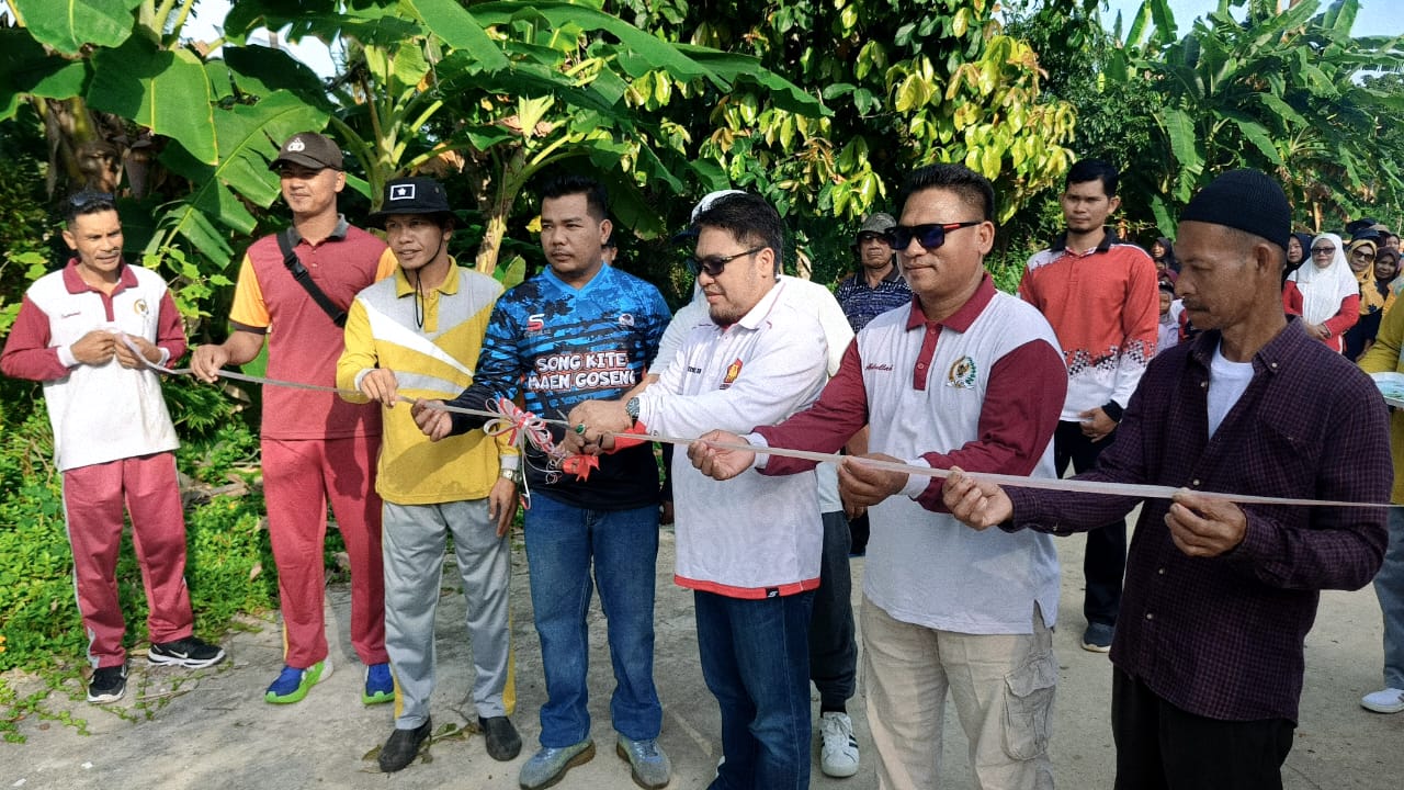 Meriahkan HUT ke-19, Desa Selading Gelar Jalan Sehat, Marzuki Dorong Penguatan Kebersamaan Warga