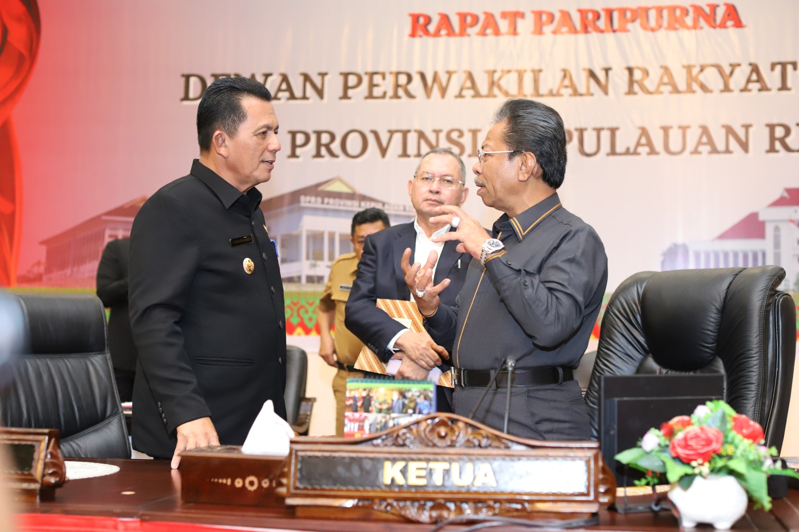 Ansar Ahmad Berikan Jawaban Pemerintah Kepri Atas Pemandangan Umum Fraksi-Fraksi DPRD