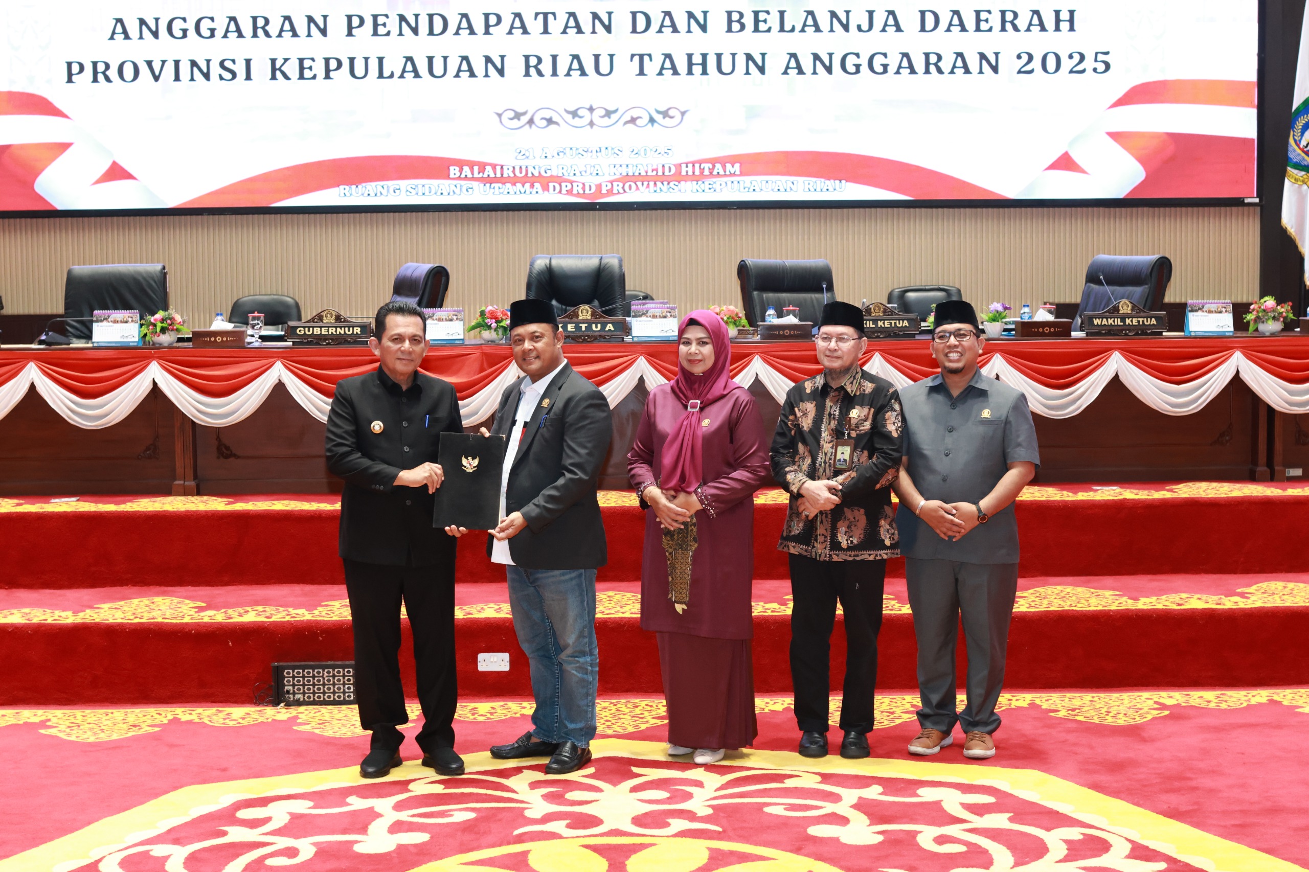 Langkah Strategis Kepri: DPRD dan Gubernur Kepri Tandatangani Perubahan Kebijakan Anggaran