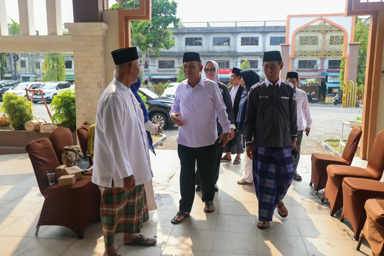 Gubernur Ansar Ajak Masyarakat Bawean Teladani Kepemimpinan Rasulullah SAW