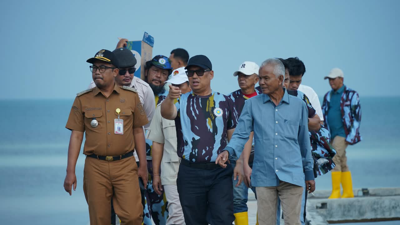 Wagub Nyanyang Apresiasi Aksi IPK Peduli Lingkungan di Pantai Vio Vio