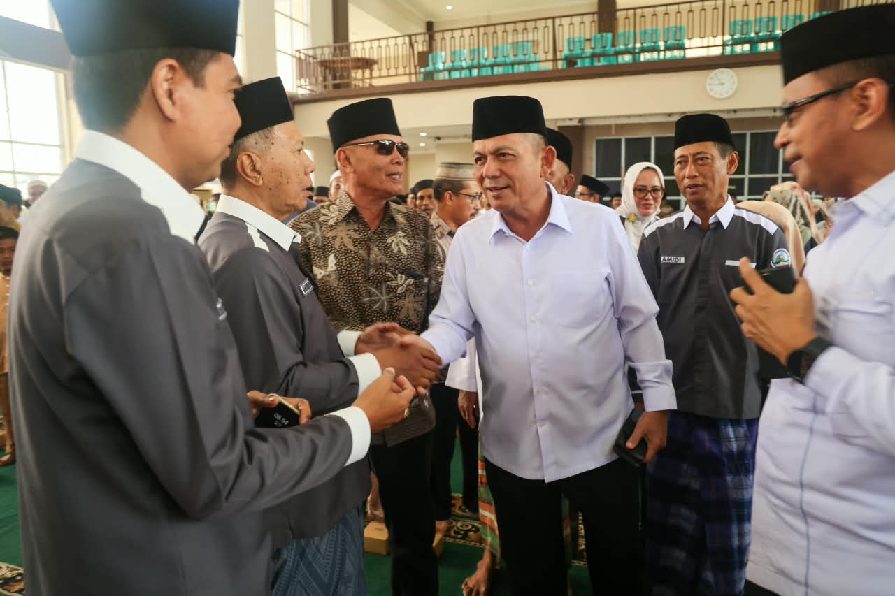 Gubernur Ansar Ajak Masyarakat Bawean Teladani Kepemimpinan Rasulullah SAW, Peringatan Maulid Nabi Sekaligus Pengukuhan Pengurus PKMB Kepri