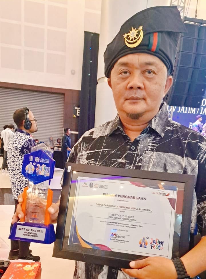 Kepri Juara! Raih Best of The Best Branding Promotion di Jatim Fest 2025 Surabaya! Bukti Kehebatan Tim Pariwisata Kepri yang Solid dan Visioner
