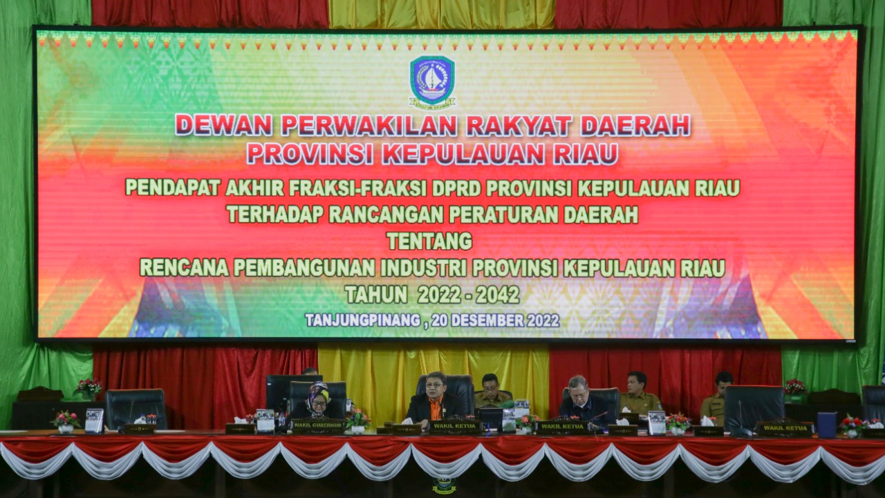 Fraksi DPRD Kepri Menyetujui Ranperda Tentang Rencana Pembangunan Industri Provinsi Kepulauan Riau Tahun 2022-2042 Untuk Menjadi Peraturan Daerah