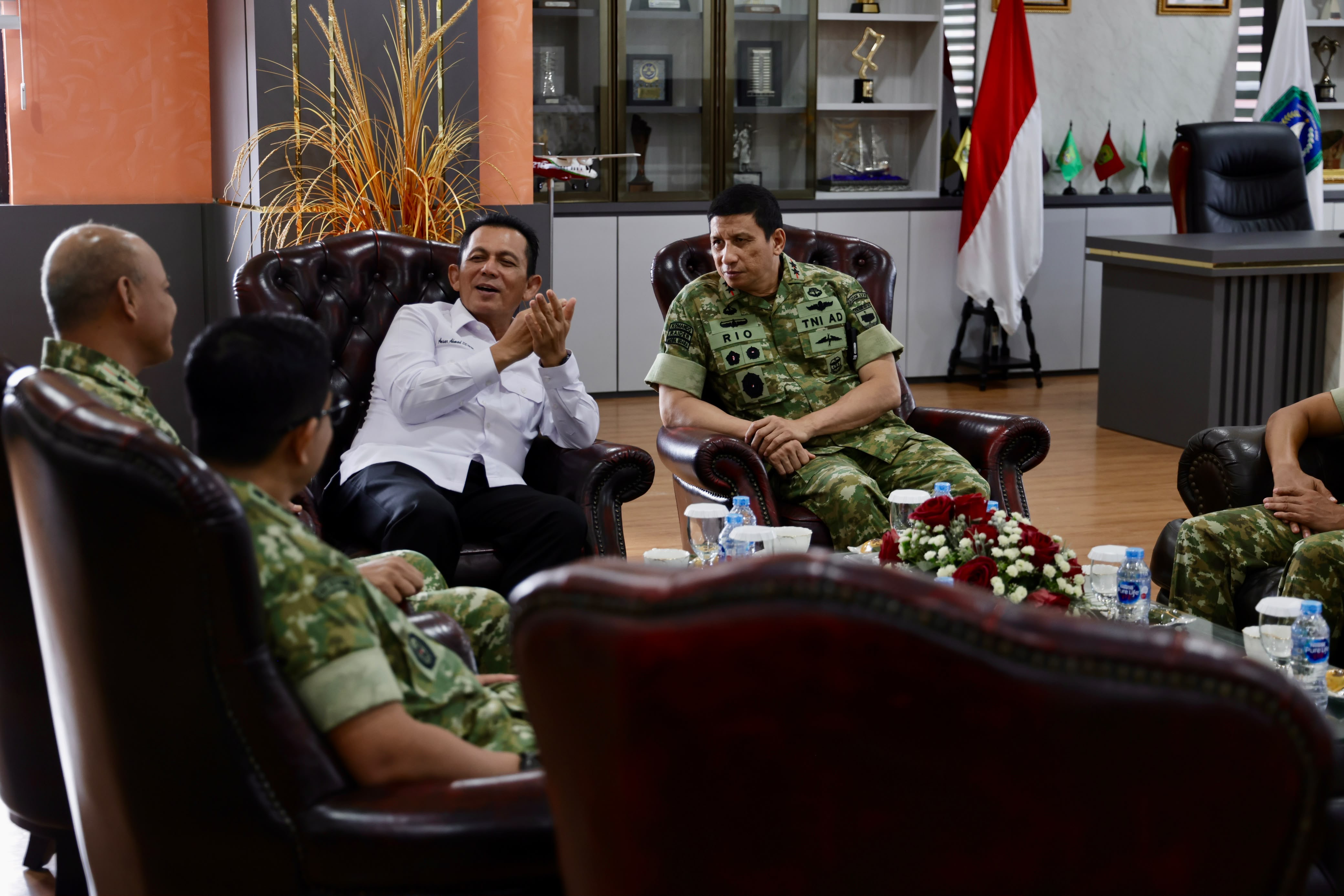 Gubernur Ansar Ahmad Sambut Pangdam Pertama Kodam XXV/Sultan Mahmud Riayat Syah