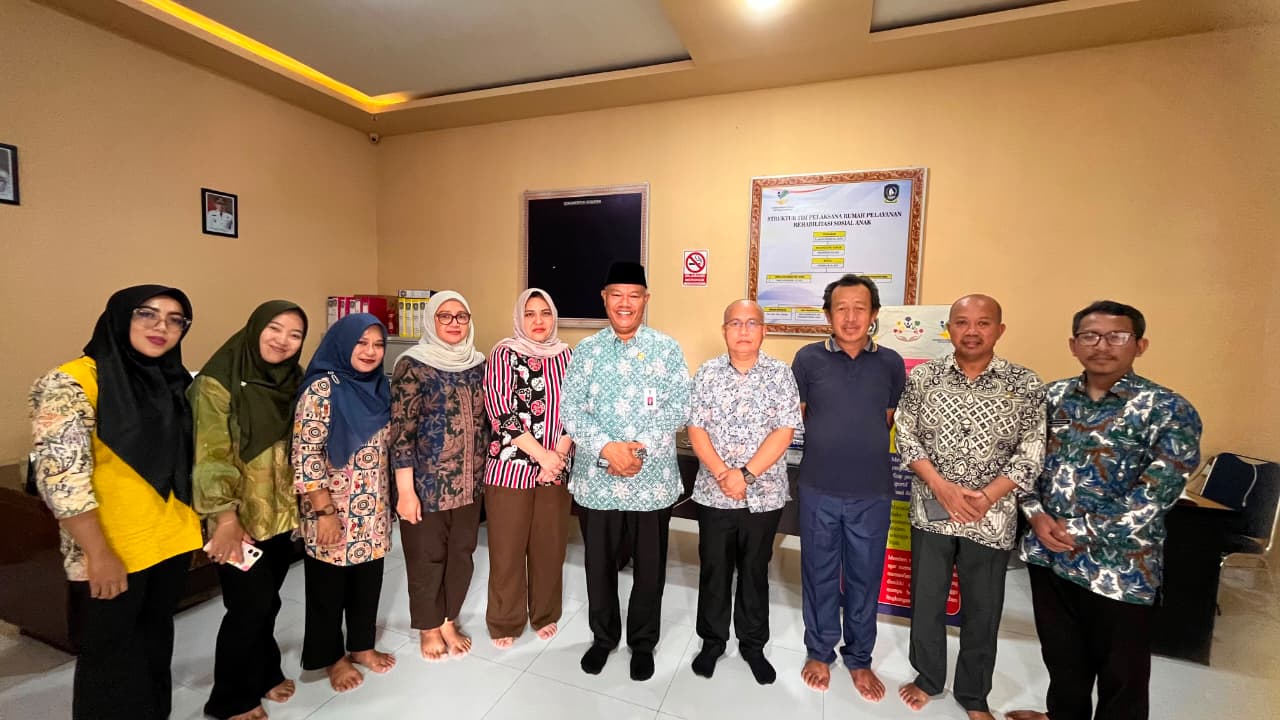 Kunjungan Kepala Dinas Sosial Provinsi Kepulauan Riau bersama Kepala Bidang Rehabilitasi Sosial ke Rumah Pelayanan Rehabilitasi Sosial Ceria.