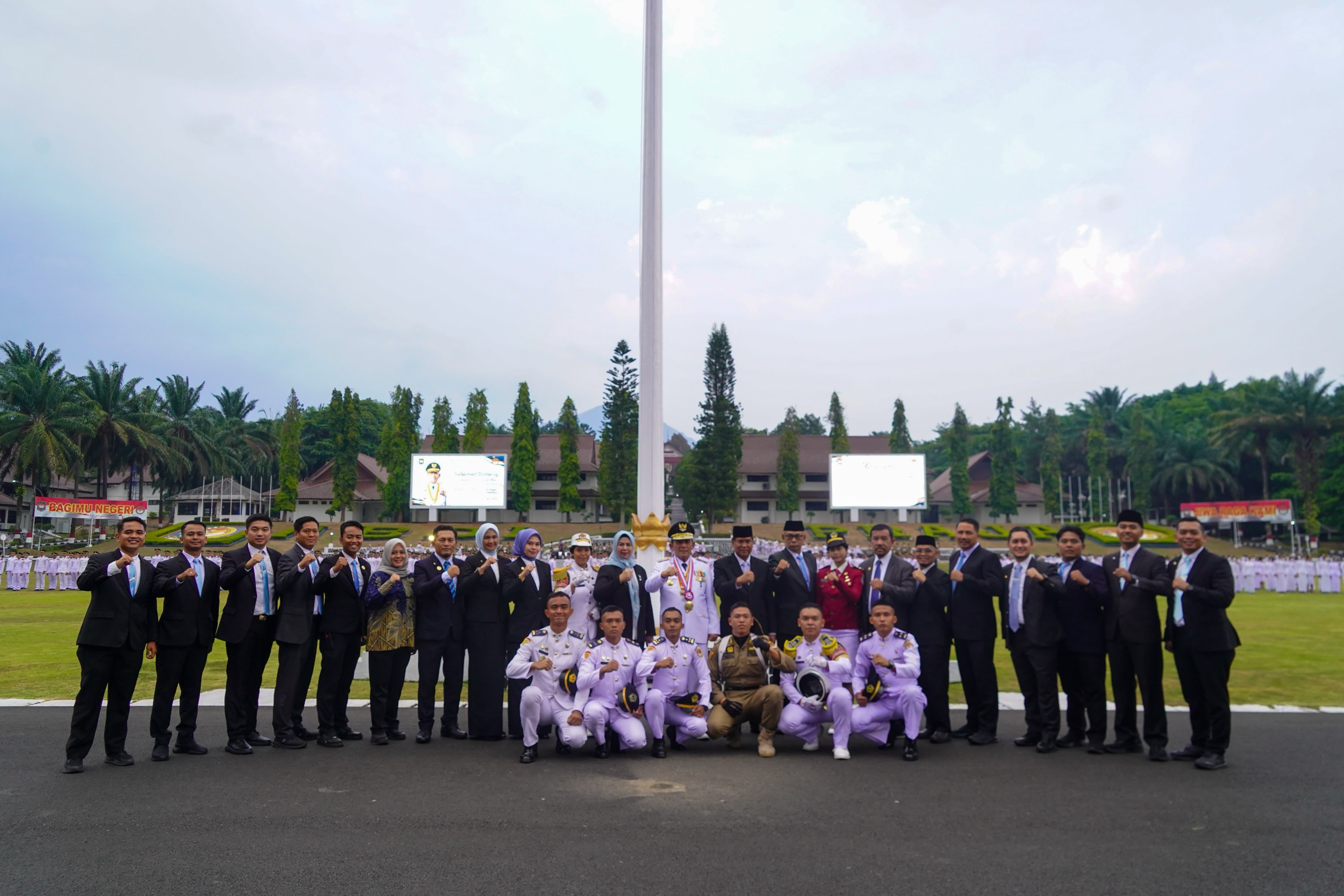 Gubernur Ansar Ahmad Terima Penghargaan Kartika Pamong Praja Madya dari IPDN