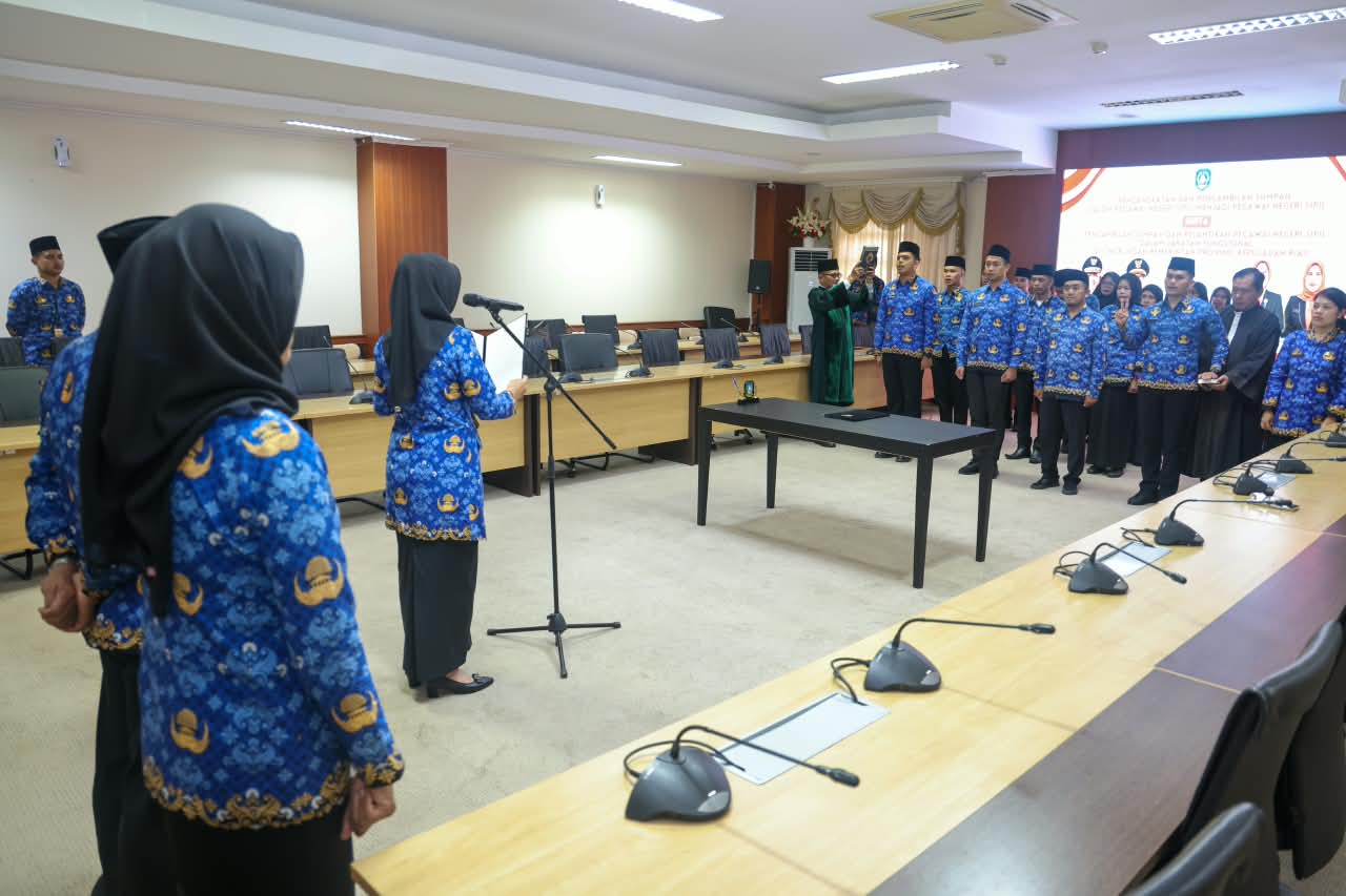 Sekda Misni Lantik PNS dan Pejabat Fungsional Pemprov Kepri