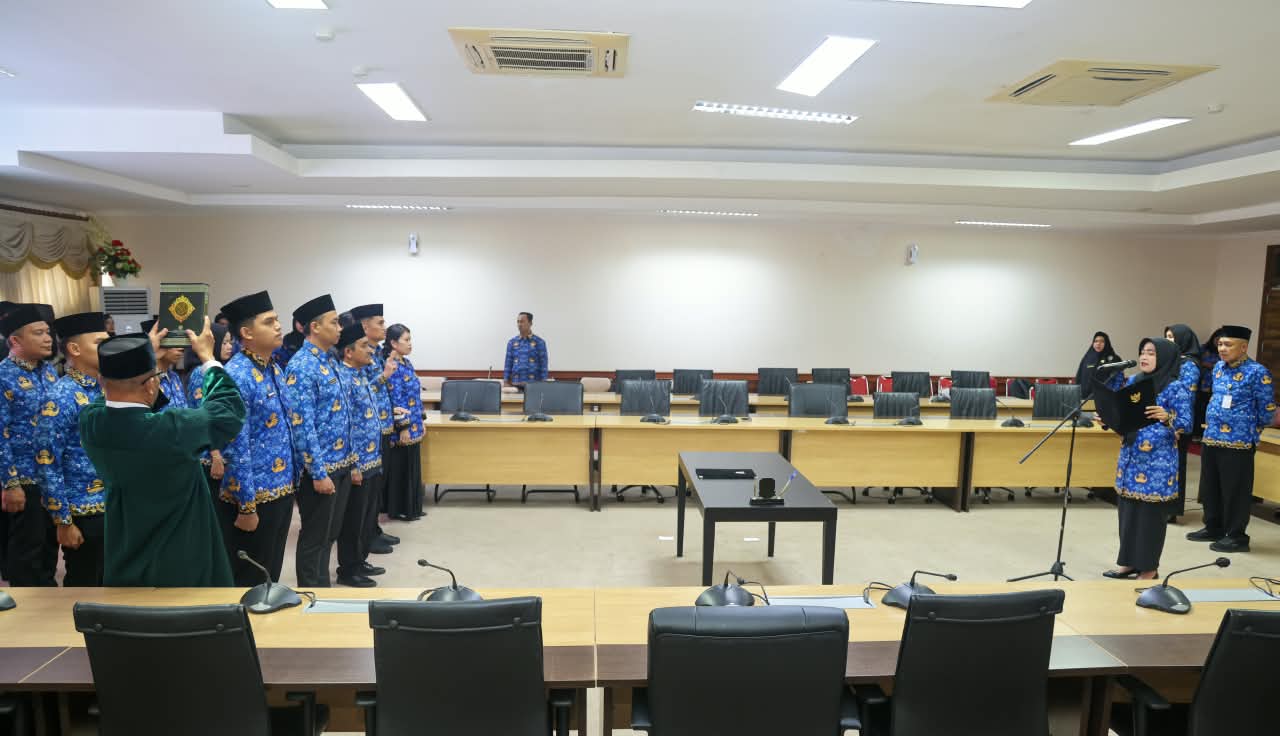 Sekda Misni Lantik PNS dan Pejabat Fungsional Pemprov Kepri