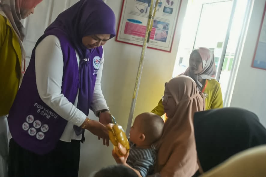 Dewi Ansar Ajak Orang Tua Lengkapi Imunisasi Anak melalui Bulan Imunisasi Kejar