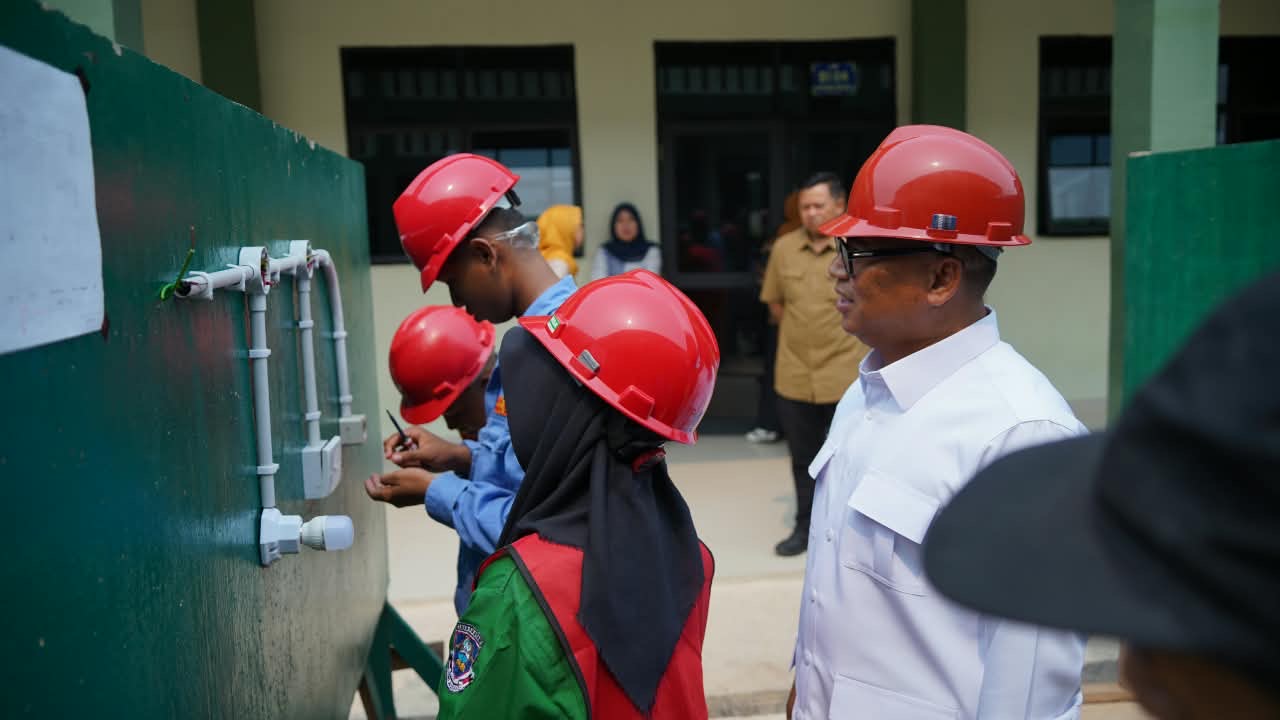 Wagub Nyanyang Dorong Siswa SMKN 11 Batam Bijak Manfaatkan Teknologi