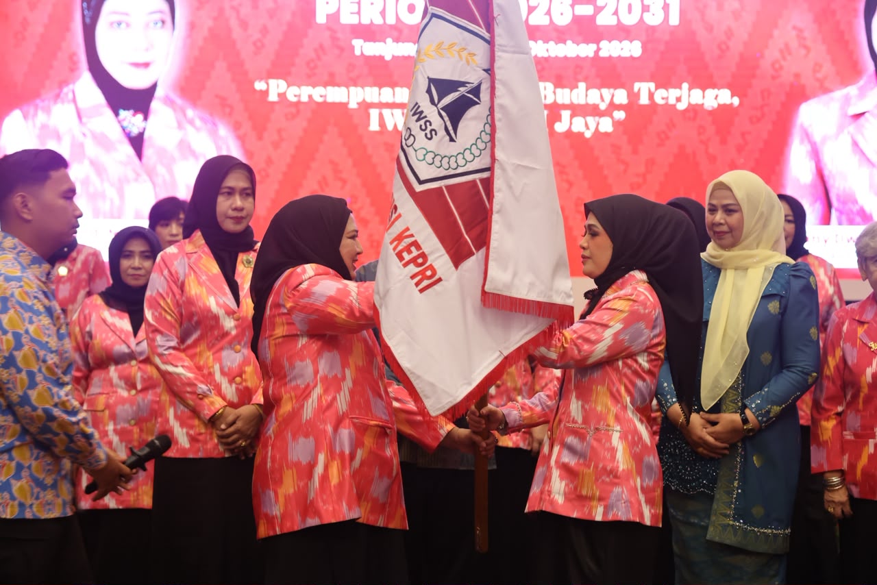 Lantik Pengurus IWSS Kepri, Wagub Nyanyang: Potensi Besar jadi Mitra Pemerintah Perkuat Pemberdayaan Perempuan