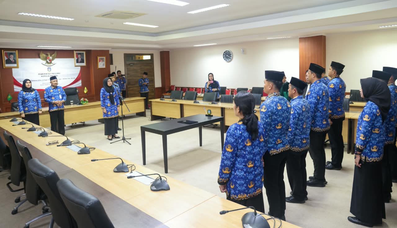 Sekda Misni Lantik PNS dan Pejabat Fungsional Pemprov Kepri