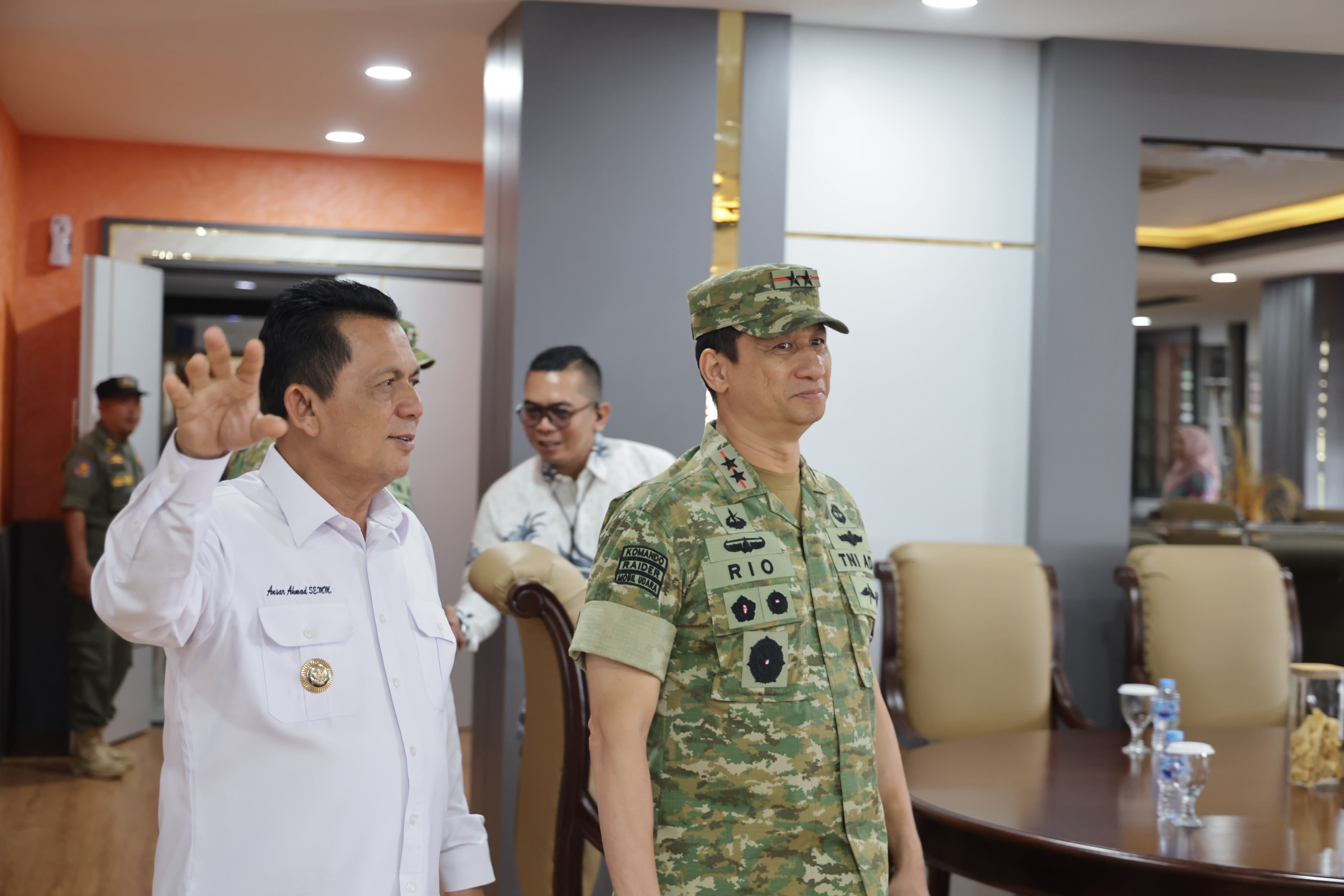 Gubernur Ansar Ahmad Sambut Pangdam Pertama Kodam XXV/Sultan Mahmud Riayat Syah