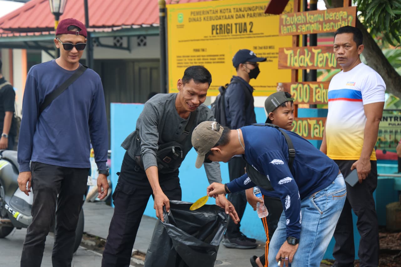 ASN Pemprov Kepri - PWI Goro di Pulau Penyengat, Gelorakan Gerakan Wisata Bersih