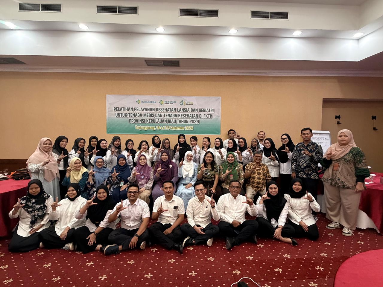 Wujudkan Lansia Mandiri dan Produktif, Tenaga Kesehatan di Kepulauan Riau Ikuti Pelatihan Geriatri